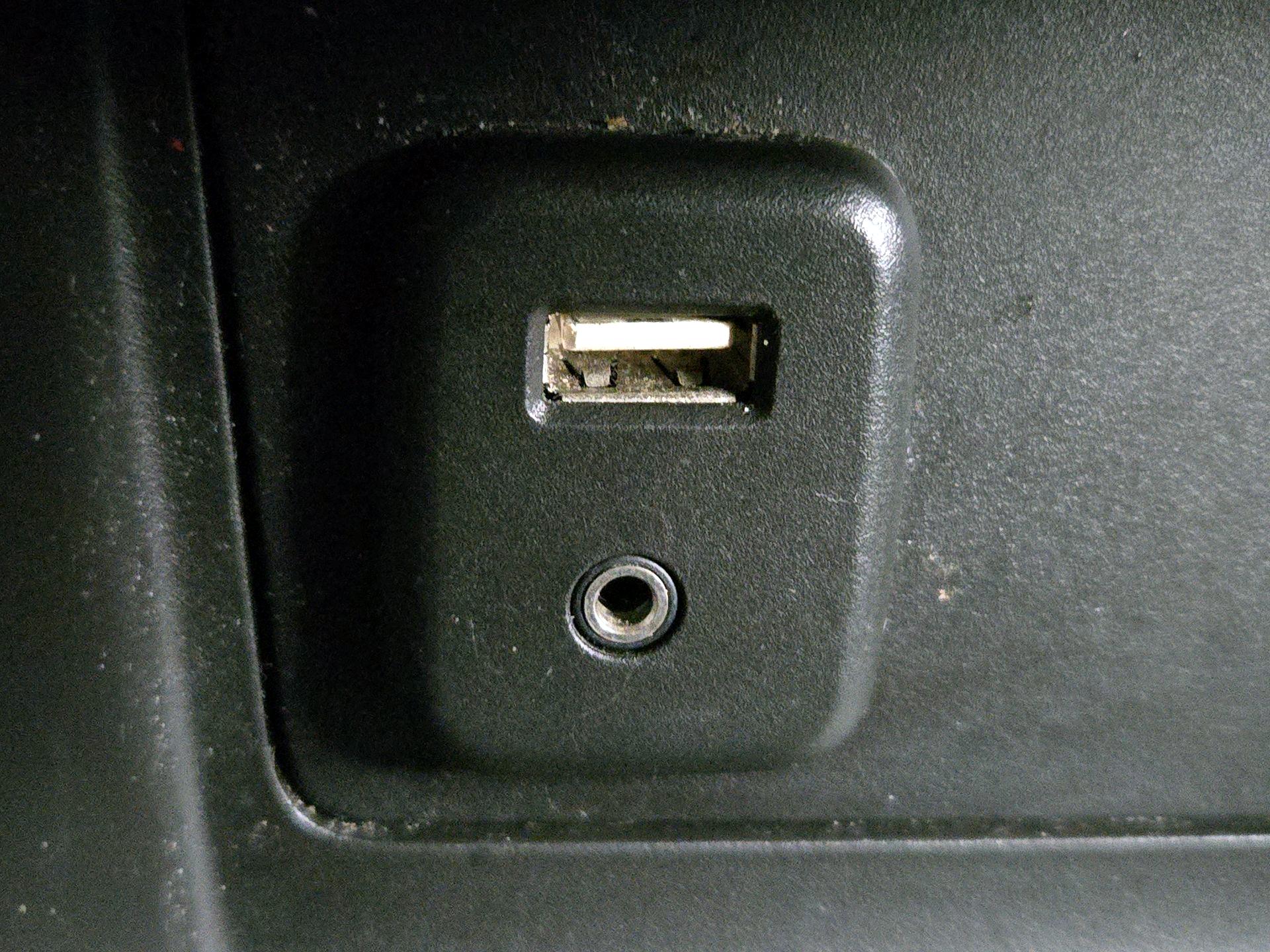 Thumbnail: 2015 Chevrolet Colorado - 18