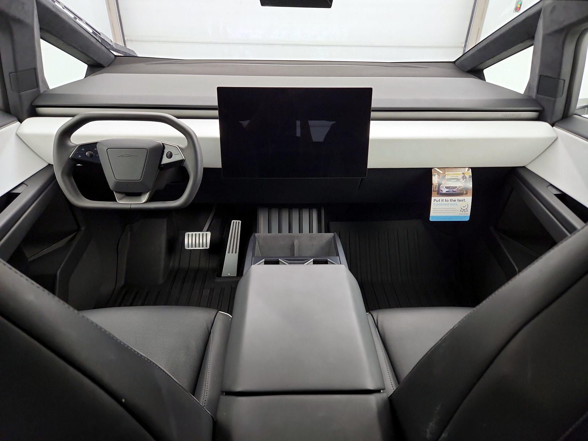 Thumbnail: 2024 Tesla Cybertruck - 9