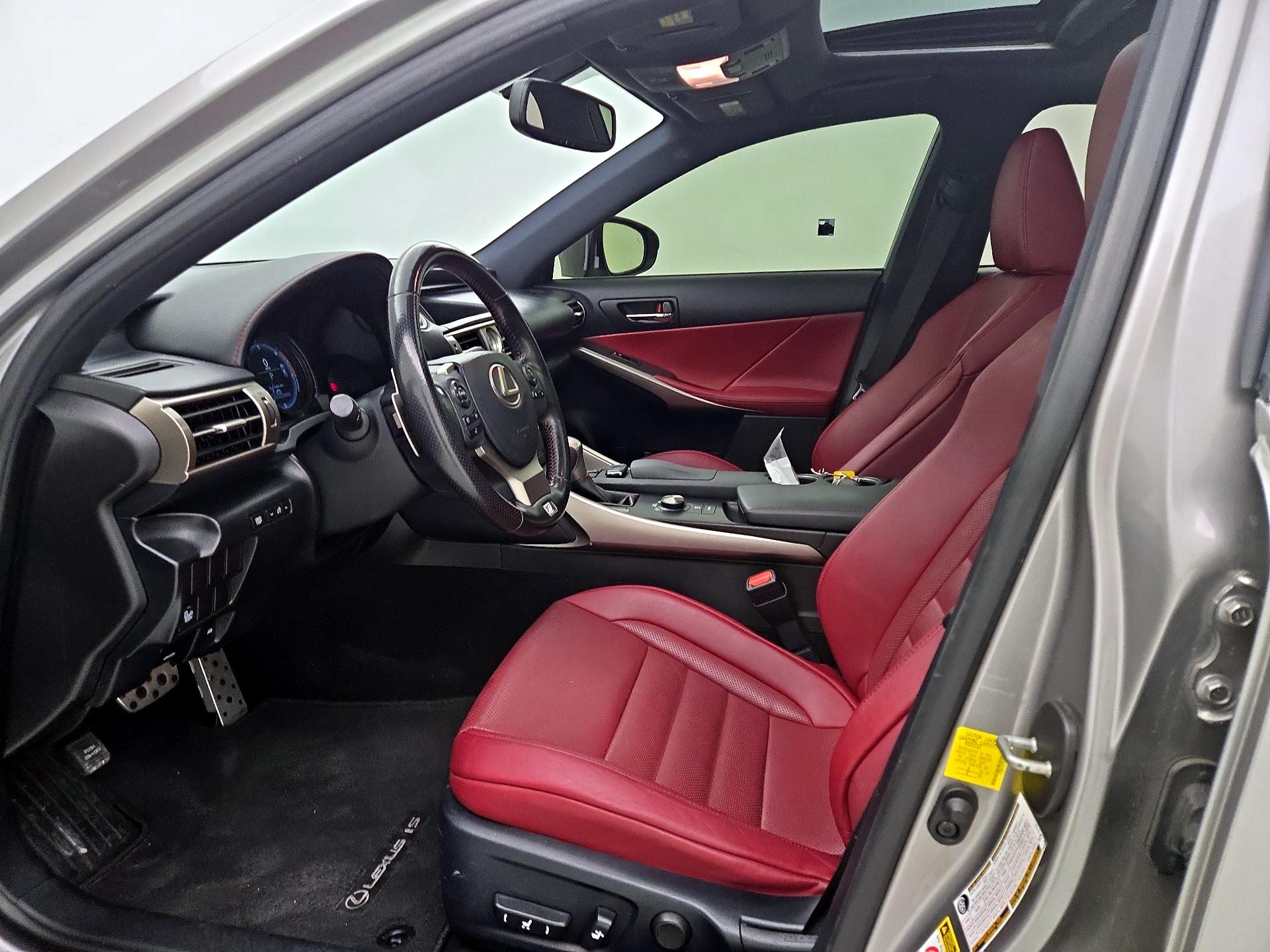 Thumbnail: 2016 Lexus IS - 11