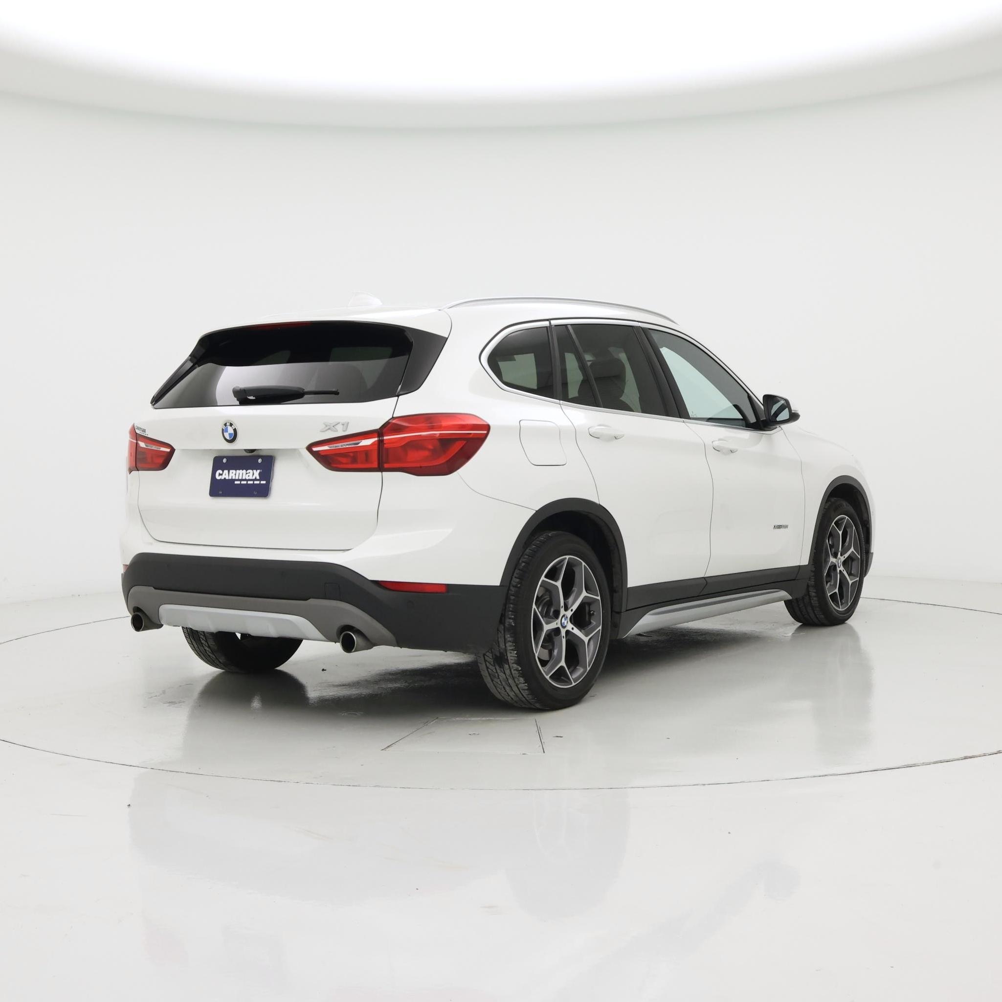Thumbnail: 2018 BMW X1 - 8