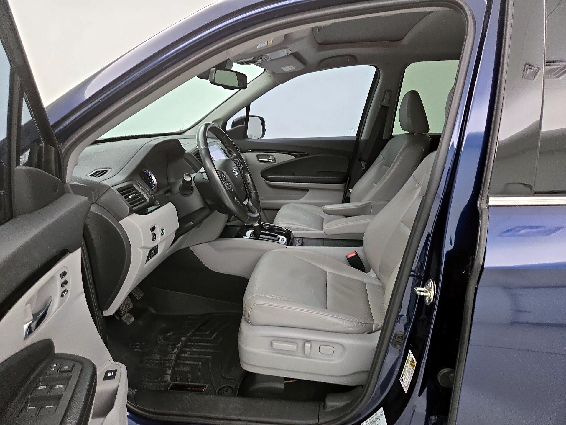 Thumbnail: 2017 Honda Ridgeline - 11