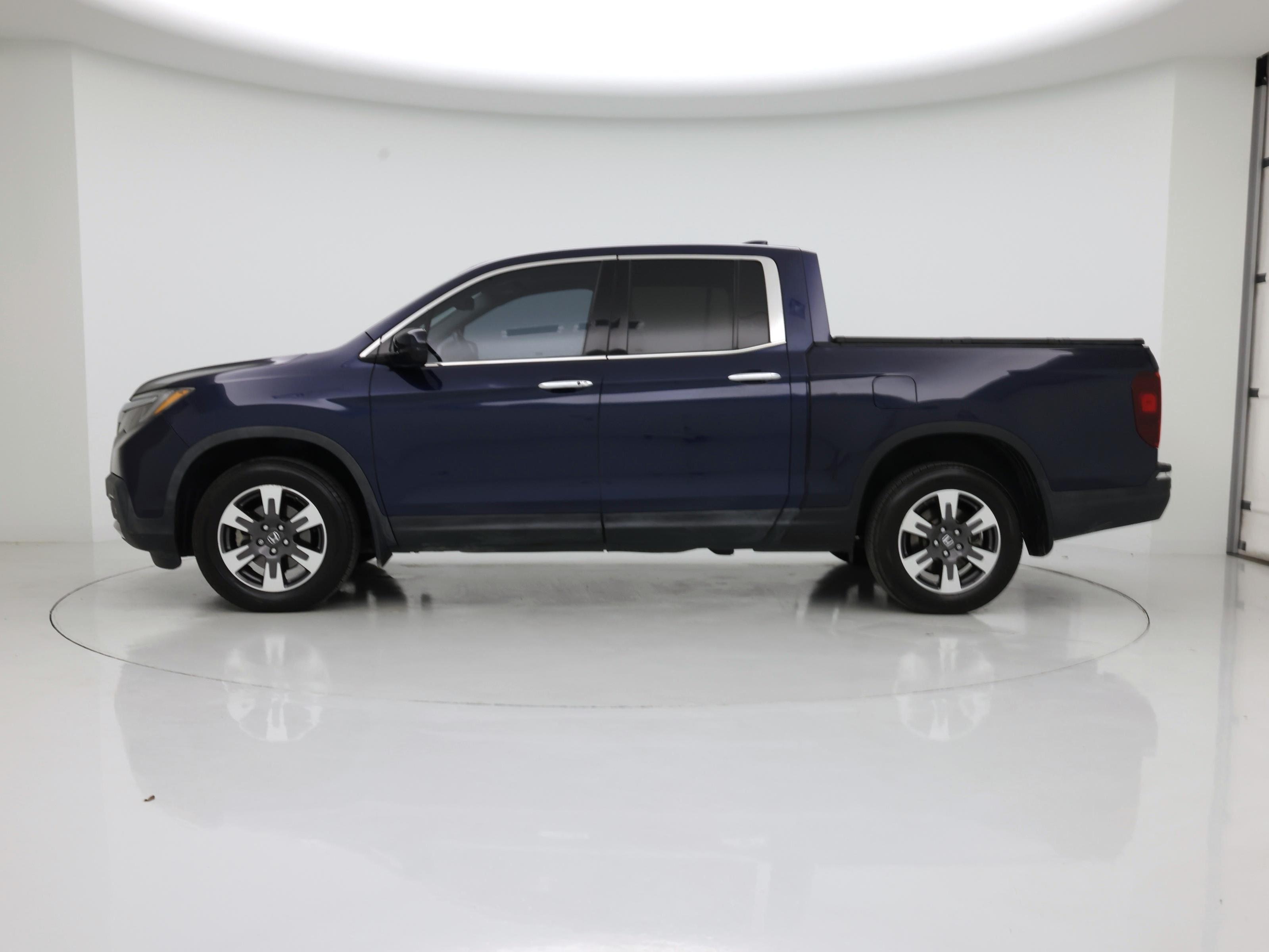 Thumbnail: 2017 Honda Ridgeline - 3