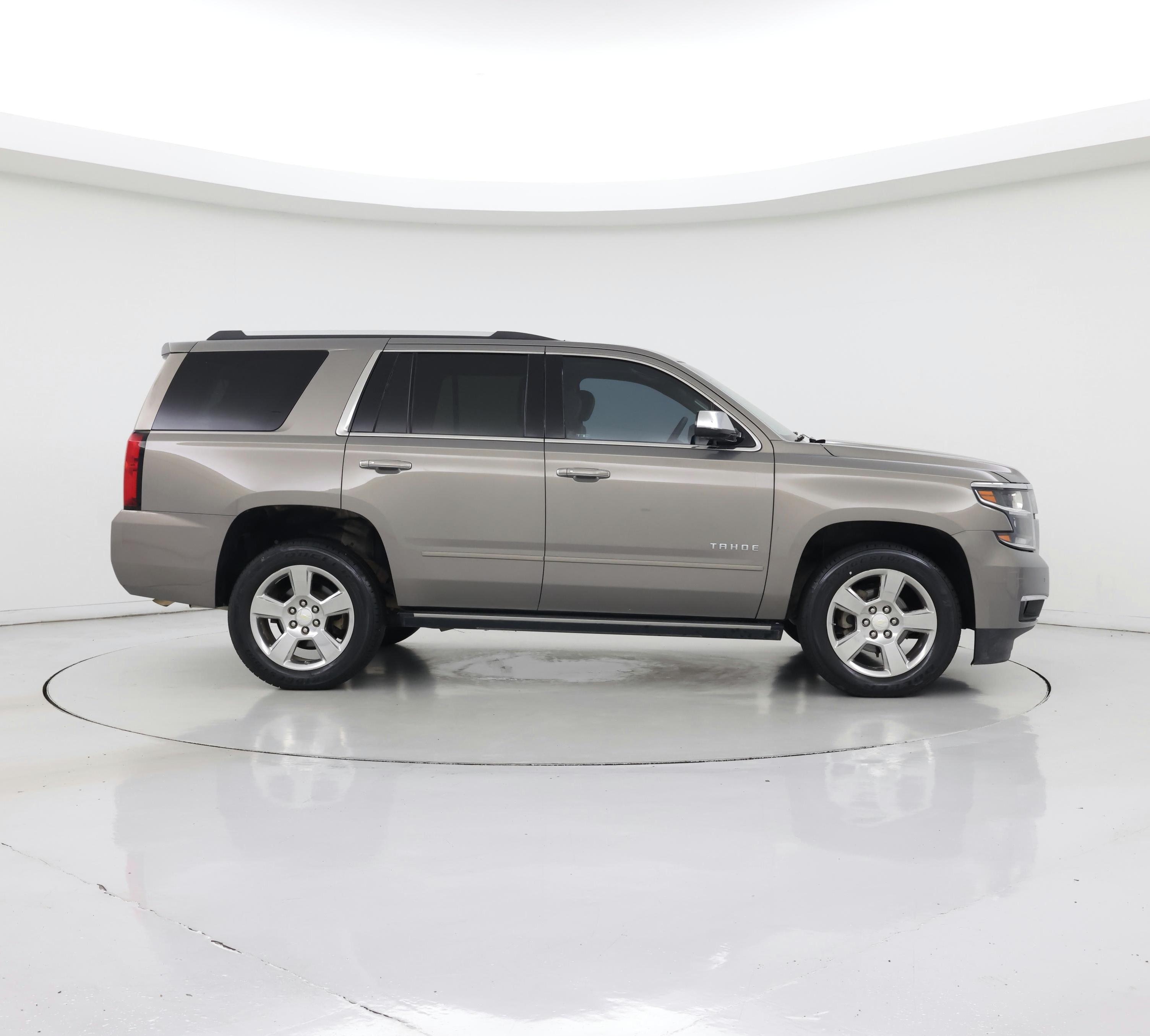 Thumbnail: 2017 Chevrolet Tahoe - 7