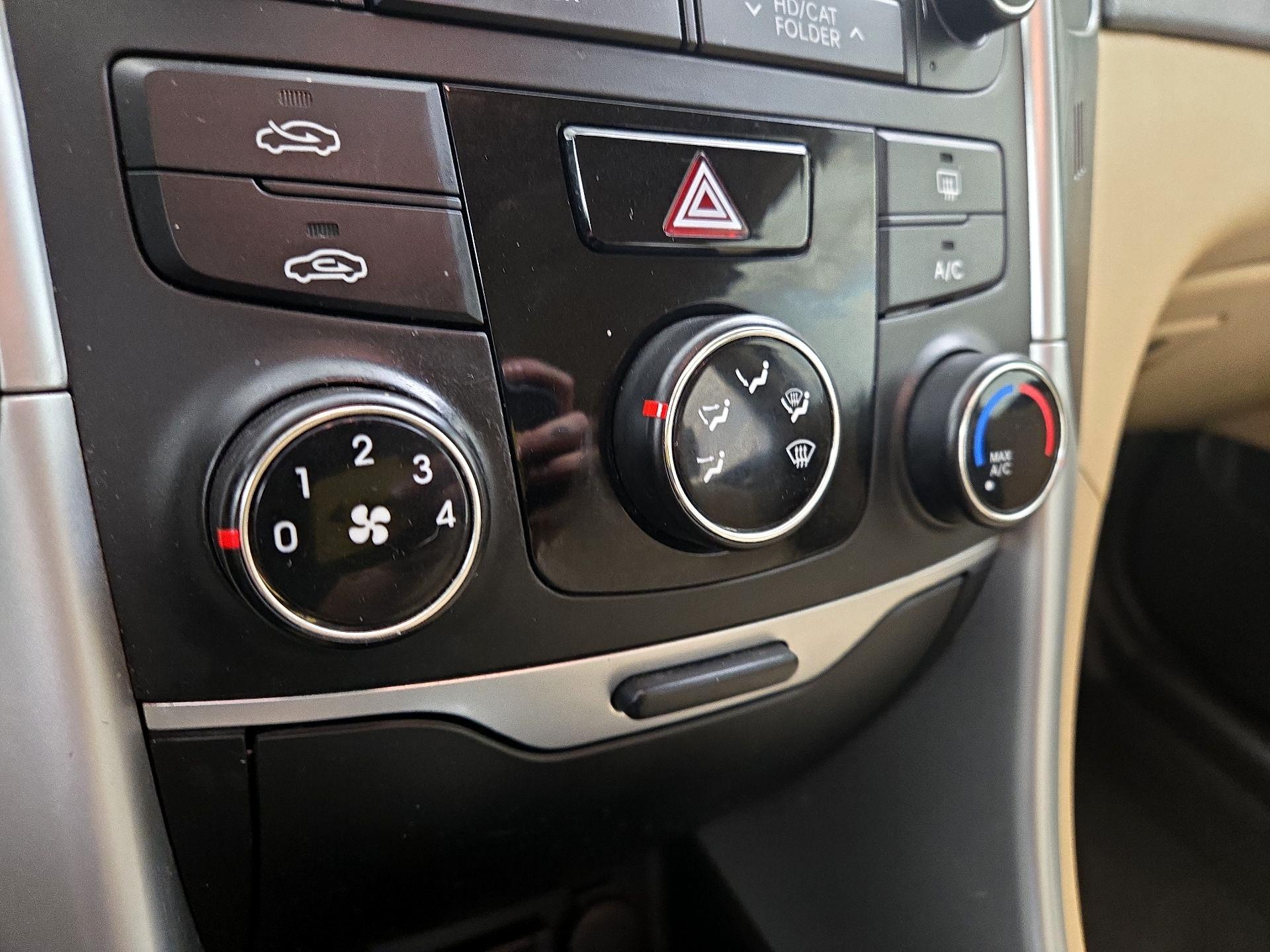 Thumbnail: 2014 Hyundai Sonata - 16