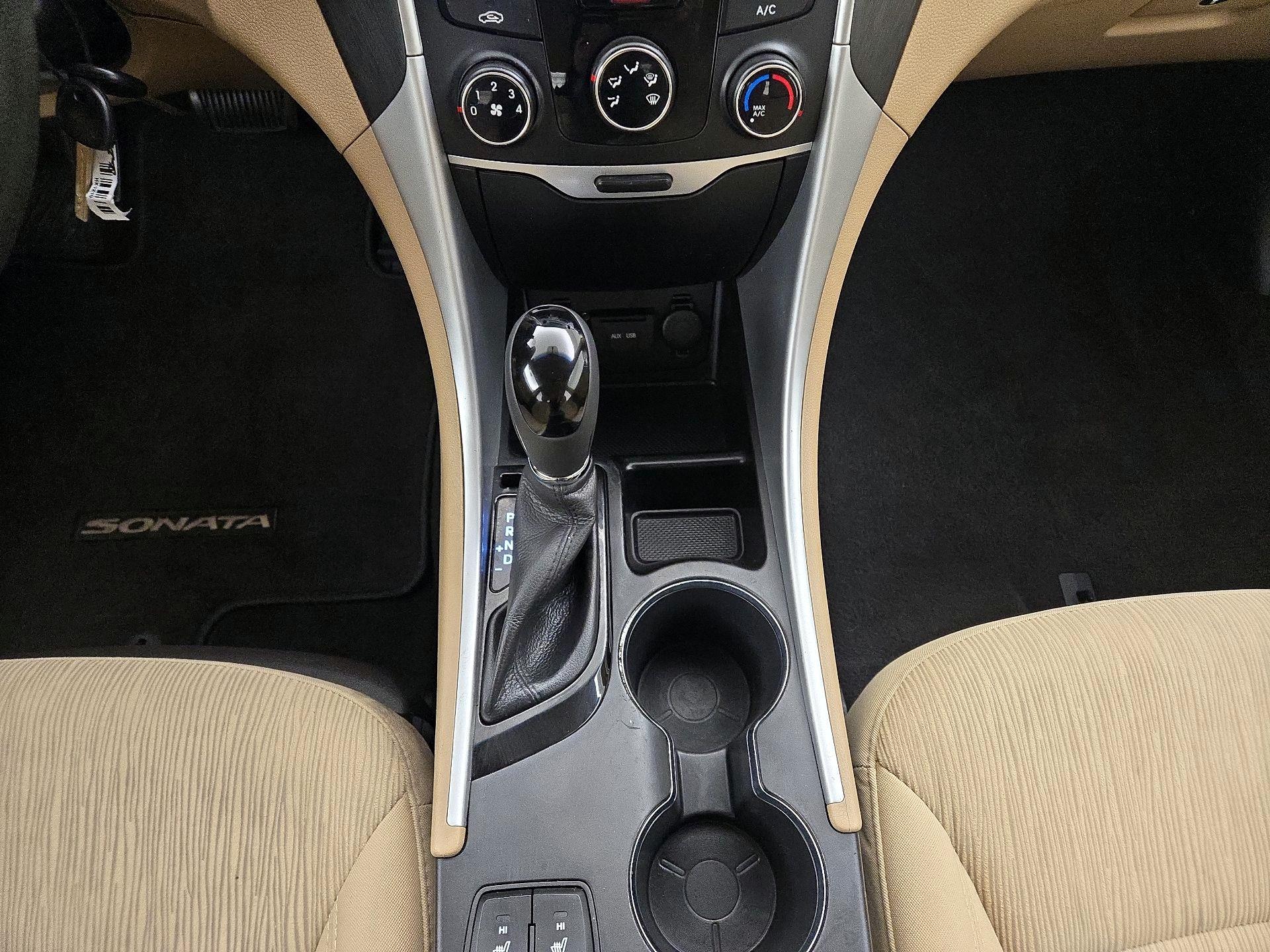 Thumbnail: 2014 Hyundai Sonata - 17