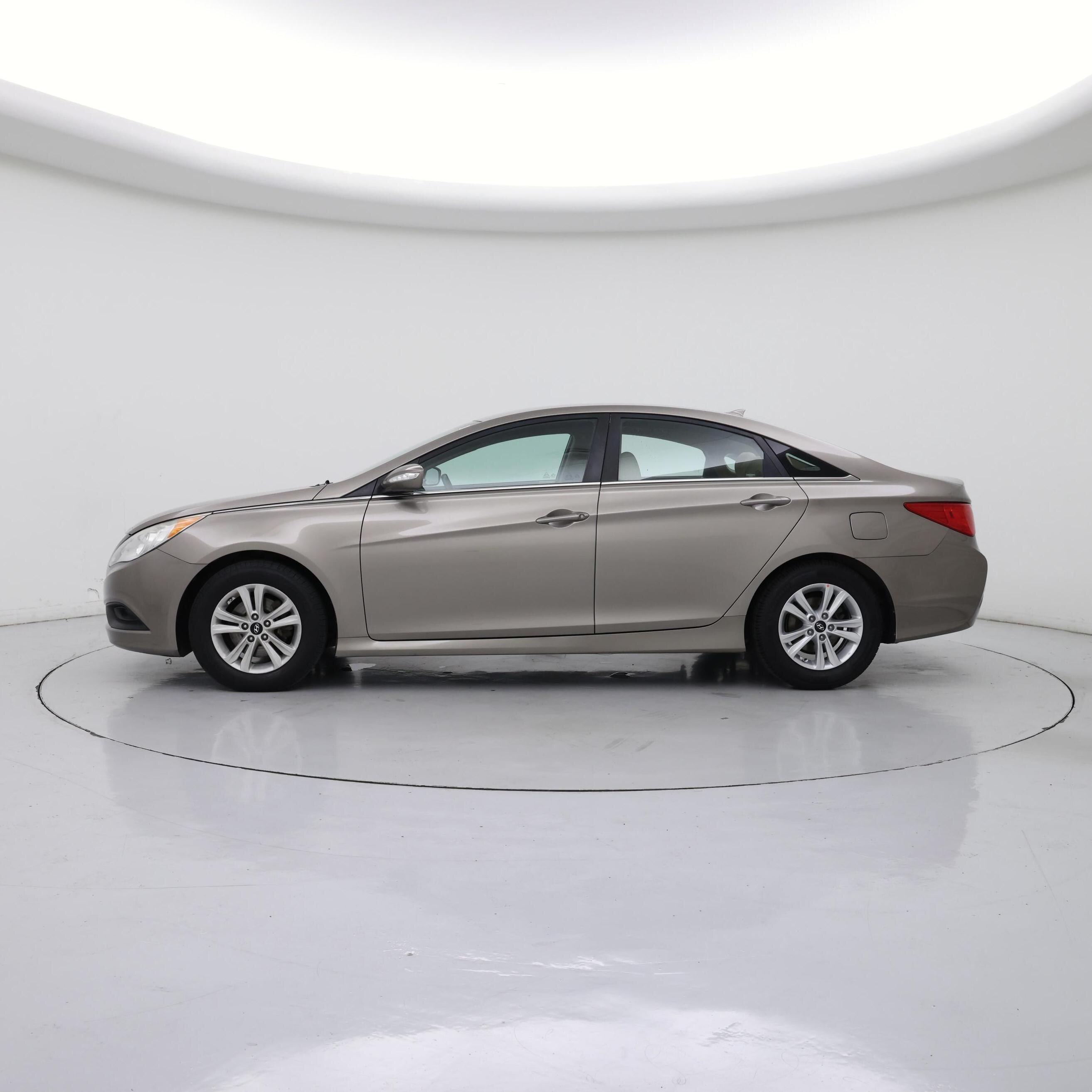 Thumbnail: 2014 Hyundai Sonata - 3