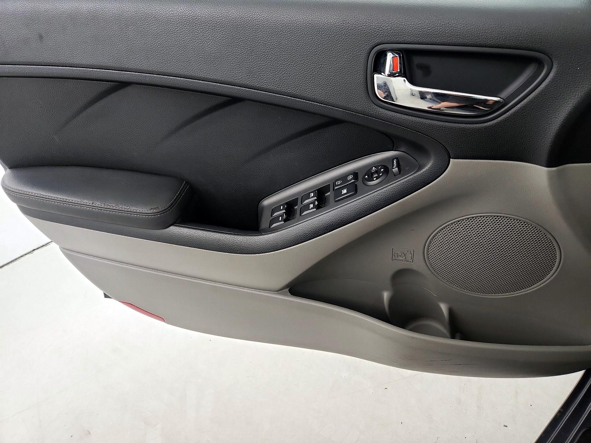 Thumbnail: 2014 Kia Forte - 12