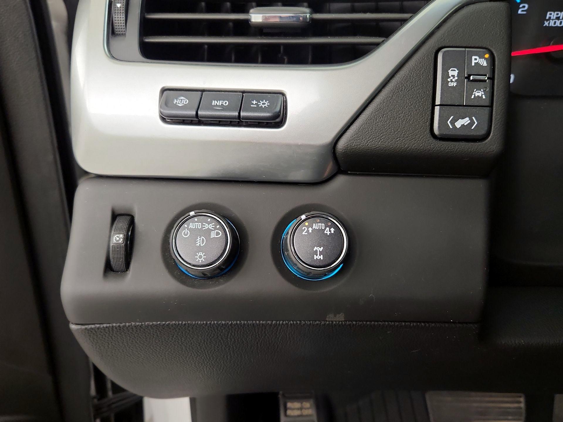 Thumbnail: 2019 Chevrolet Tahoe - 13