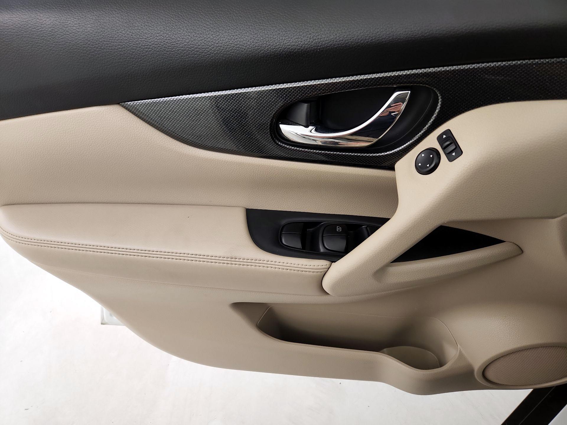 Thumbnail: 2015 Nissan Rogue - 12