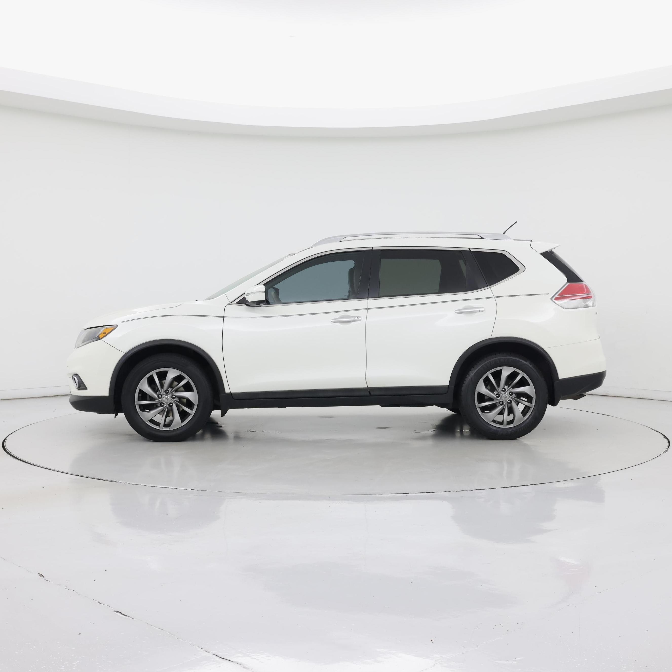 Thumbnail: 2015 Nissan Rogue - 3