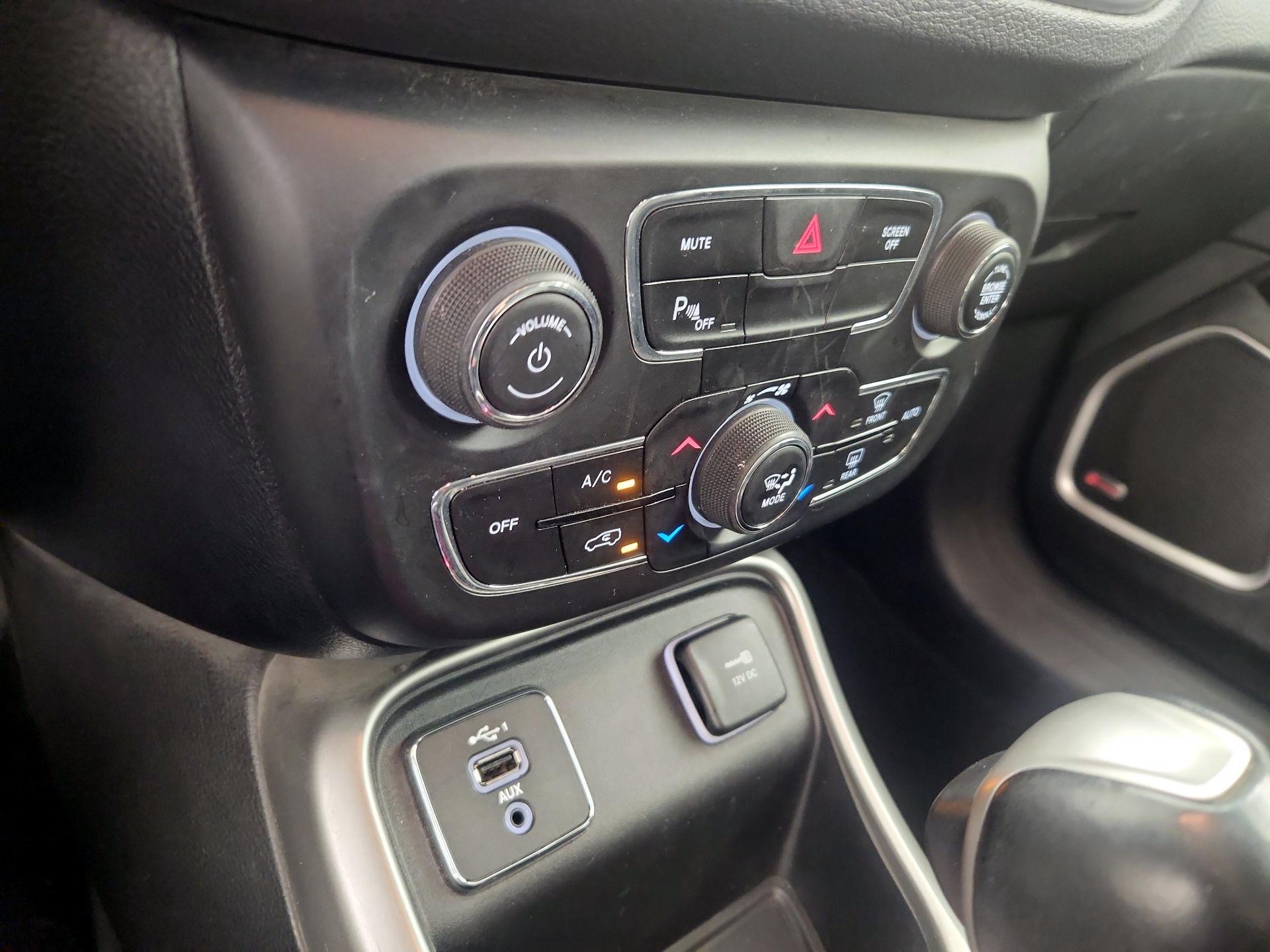 Thumbnail: 2019 Jeep Compass - 17
