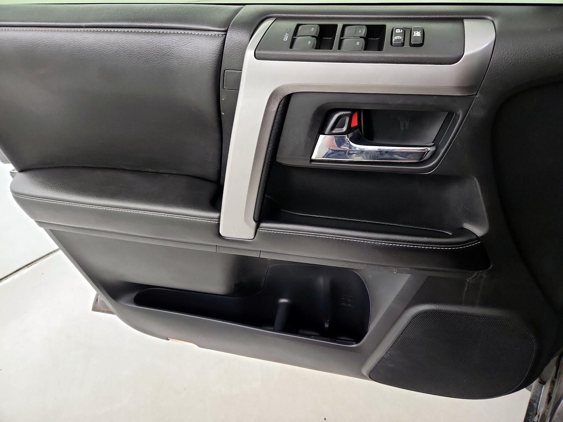 Thumbnail: 2016 Toyota 4Runner - 12
