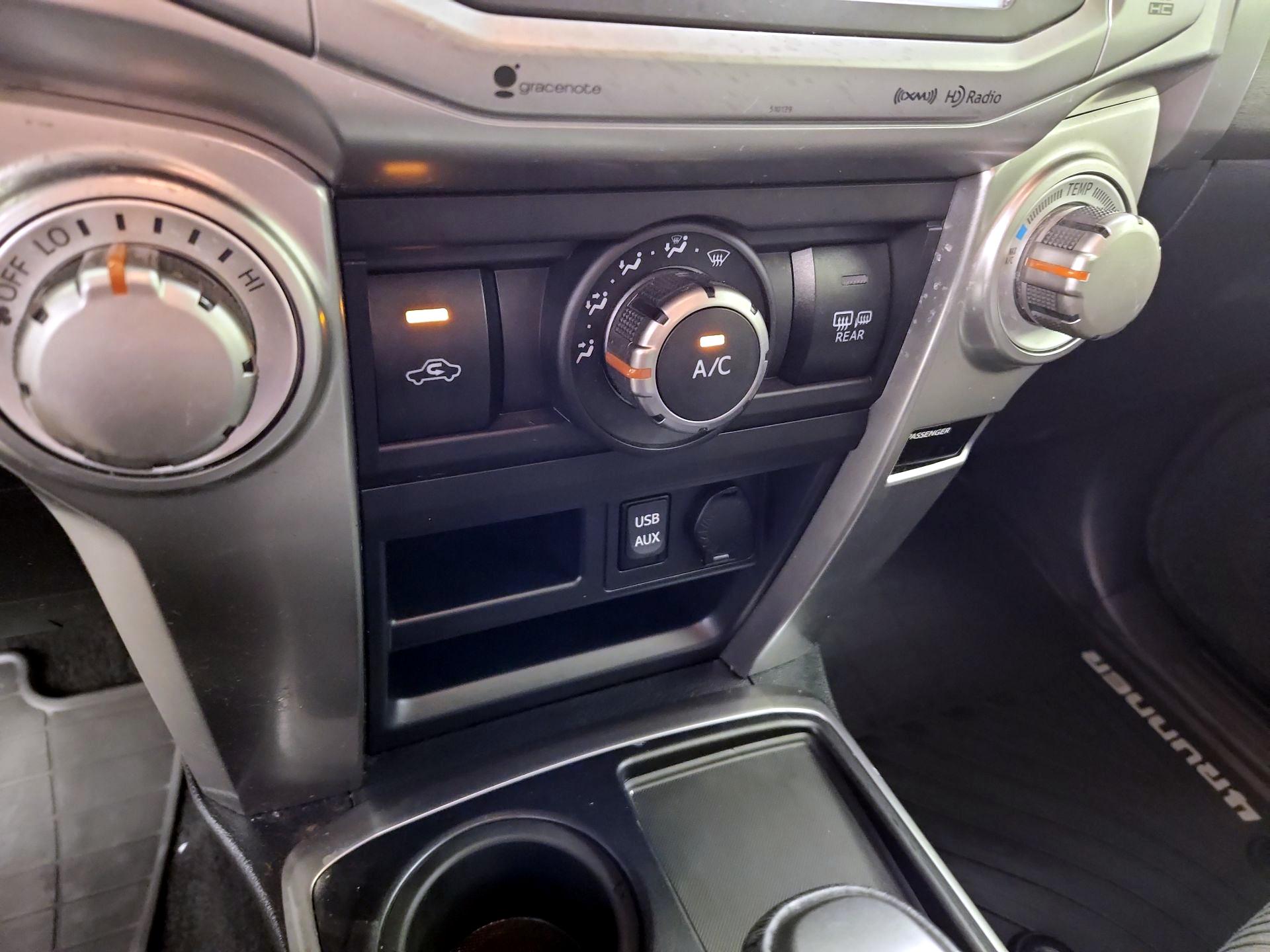 Thumbnail: 2016 Toyota 4Runner - 17