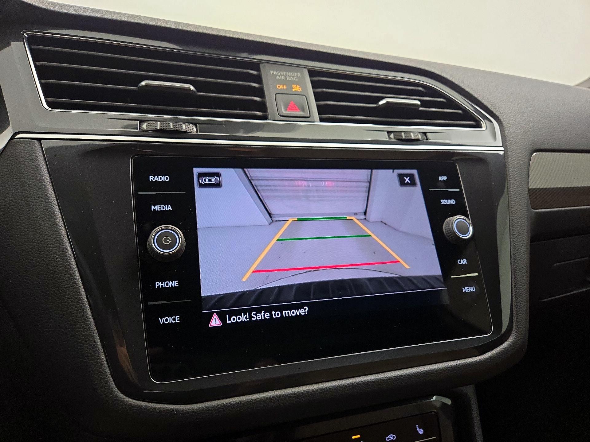 Thumbnail: 2023 Volkswagen Tiguan - 14