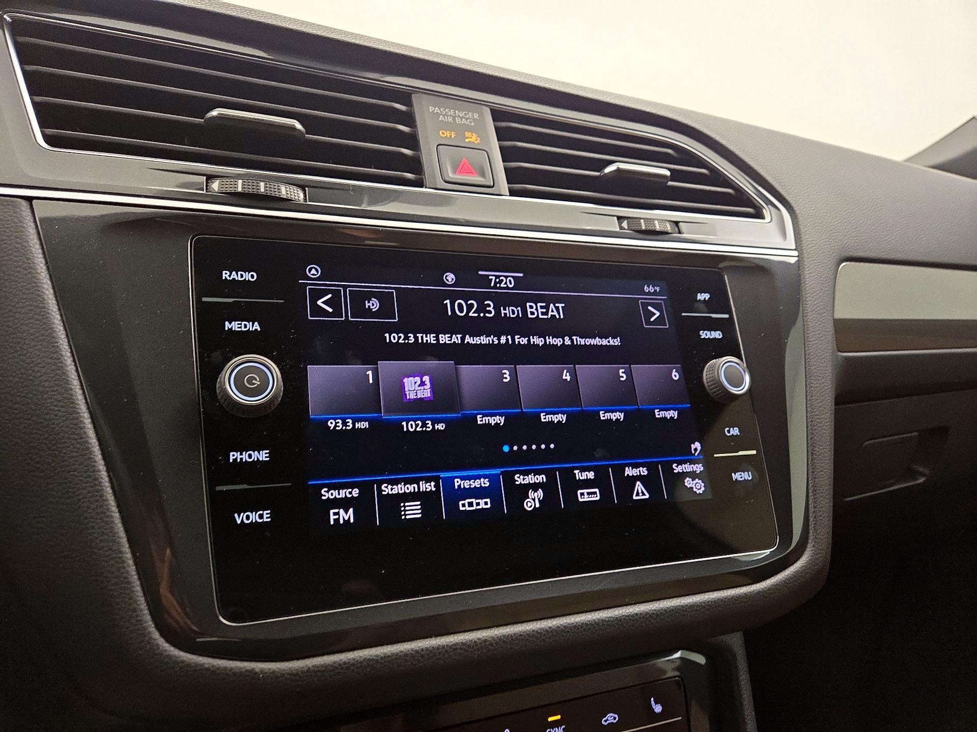 Thumbnail: 2023 Volkswagen Tiguan - 15