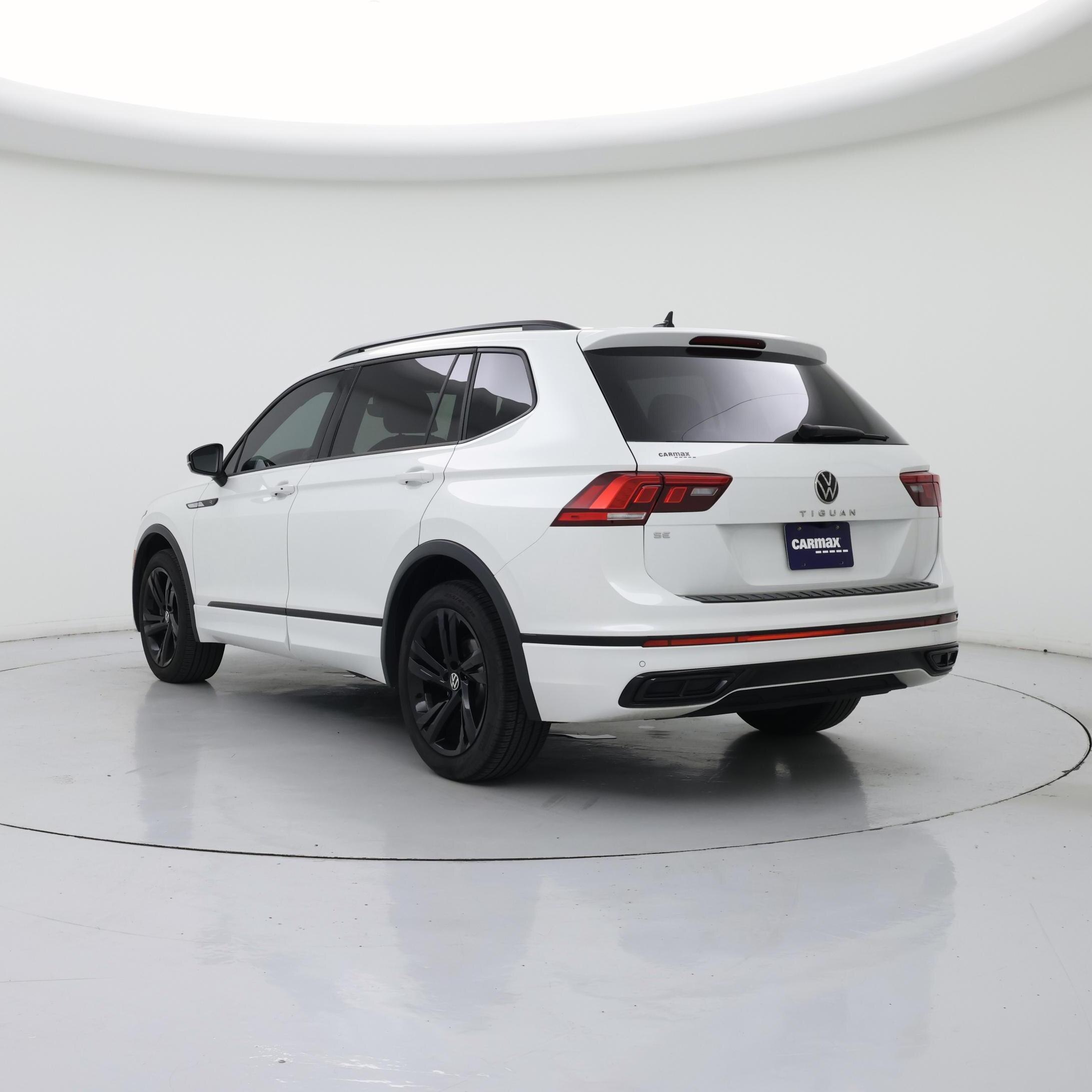 Thumbnail: 2023 Volkswagen Tiguan - 2