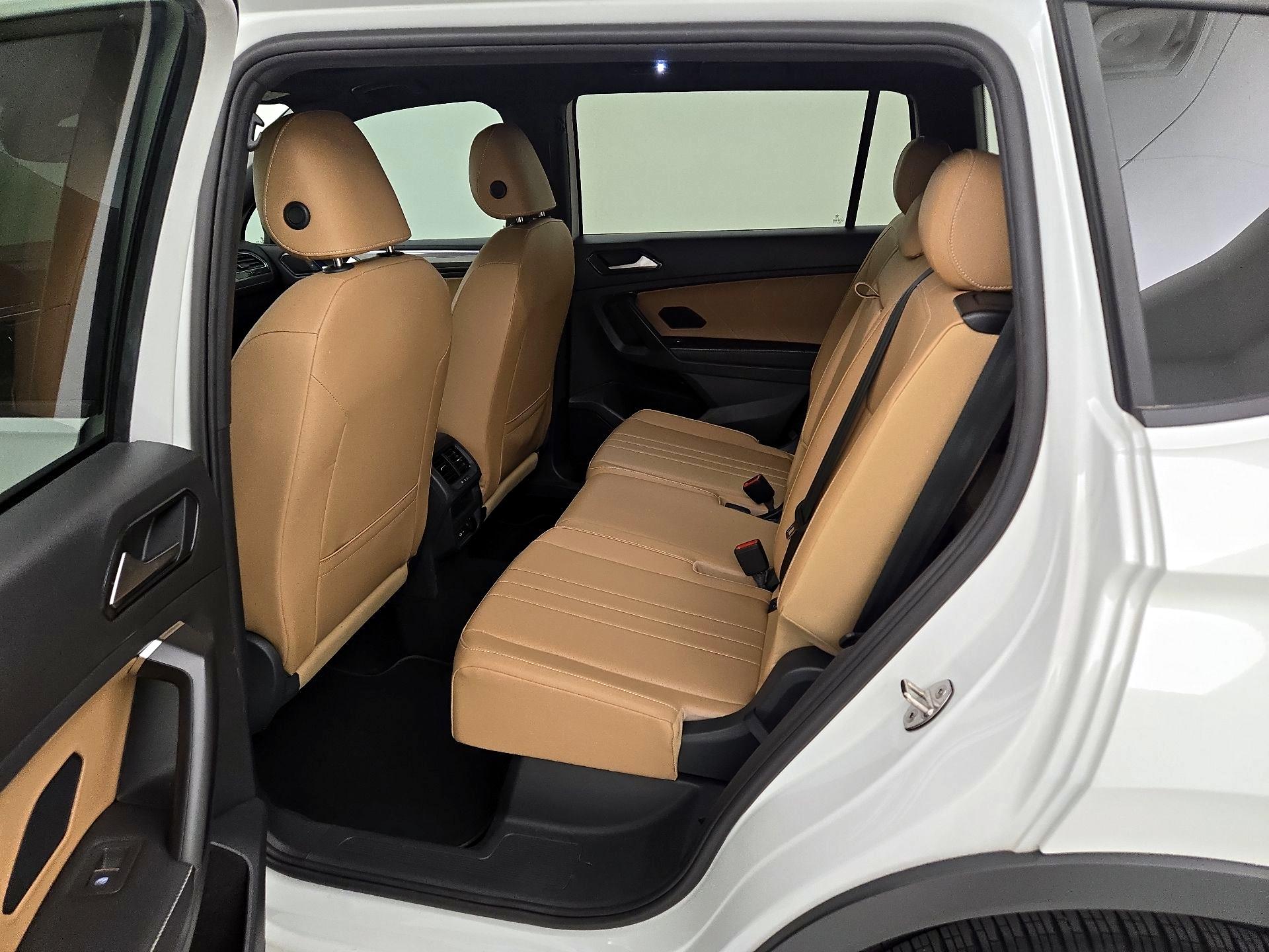 Thumbnail: 2023 Volkswagen Tiguan - 20