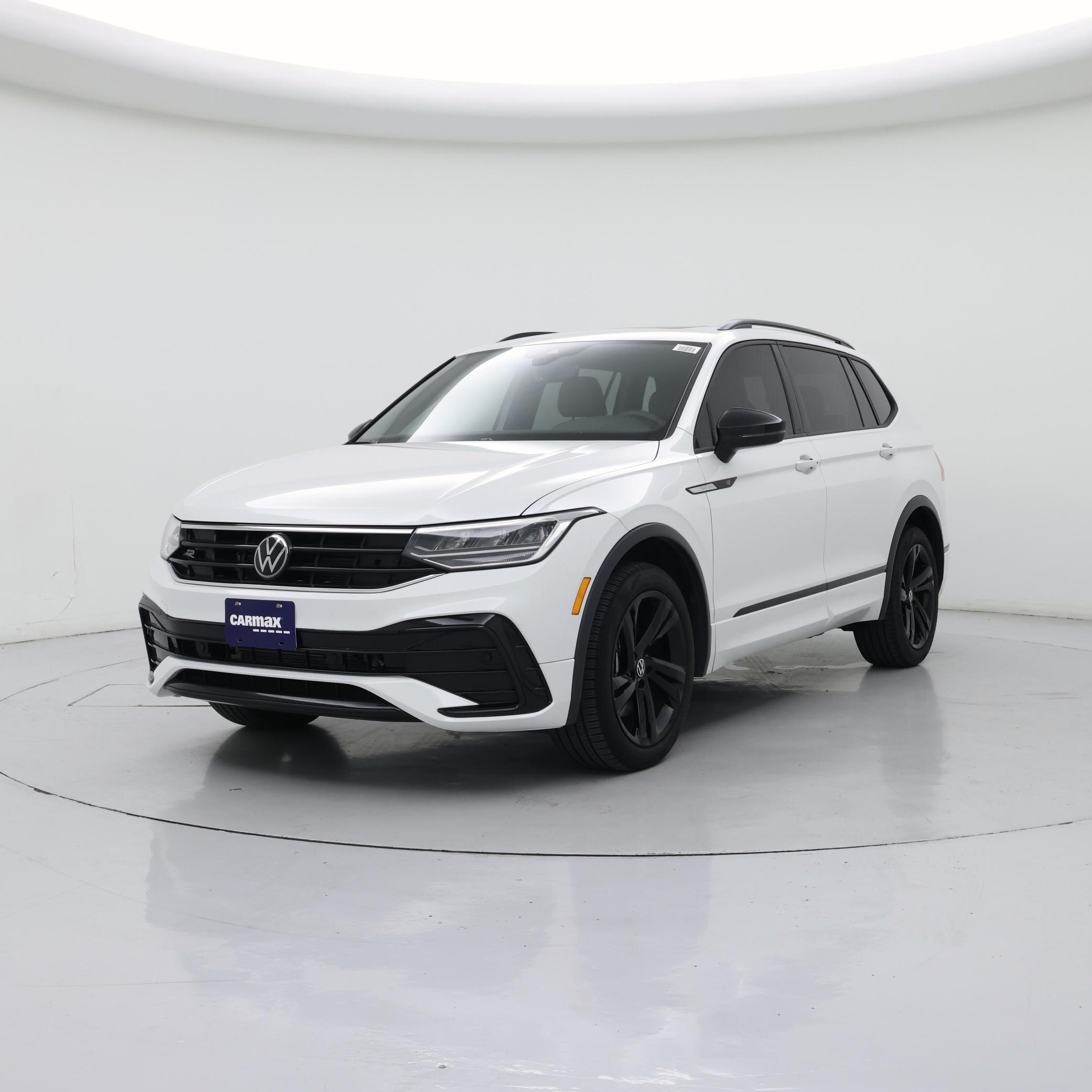 Thumbnail: 2023 Volkswagen Tiguan - 4
