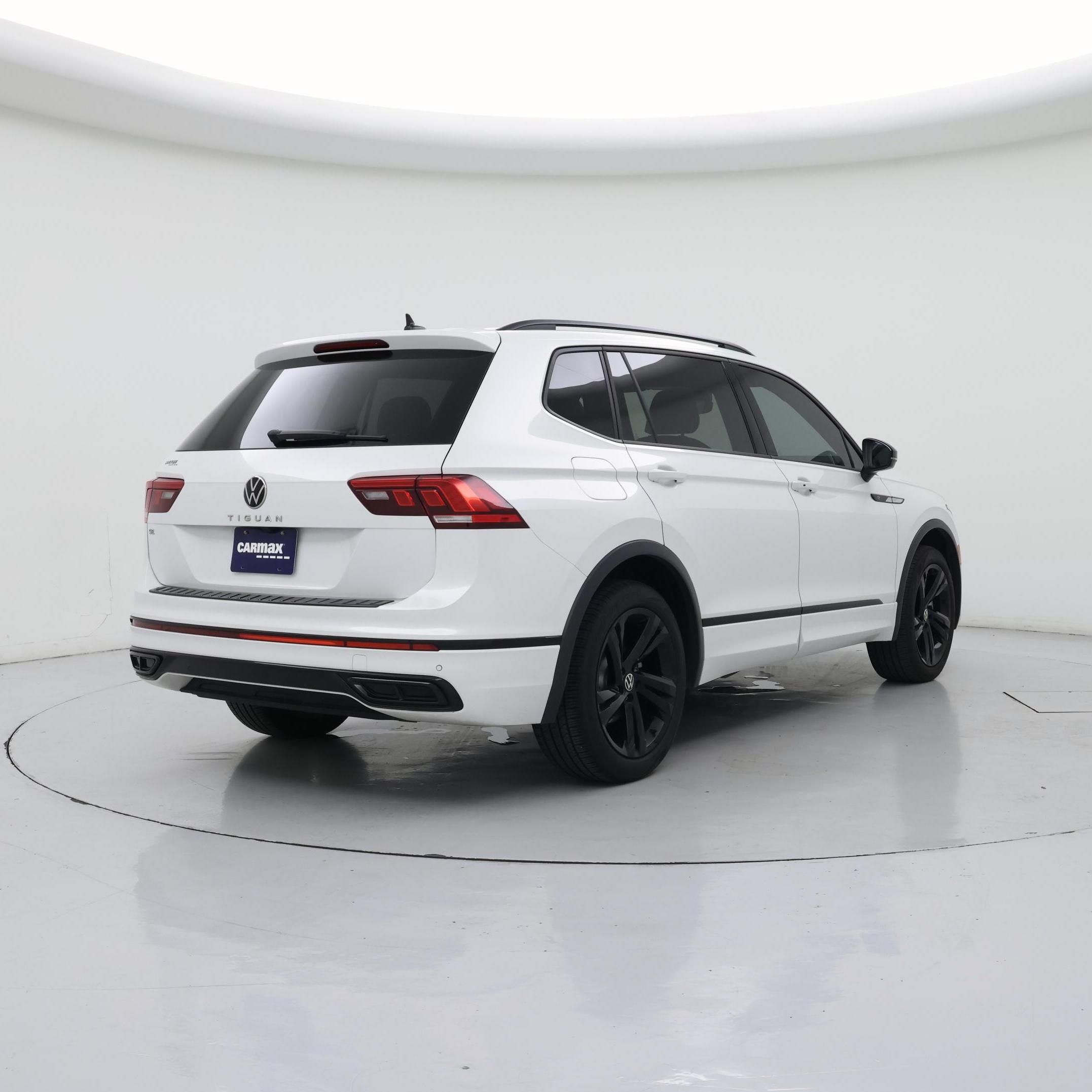 Thumbnail: 2023 Volkswagen Tiguan - 8