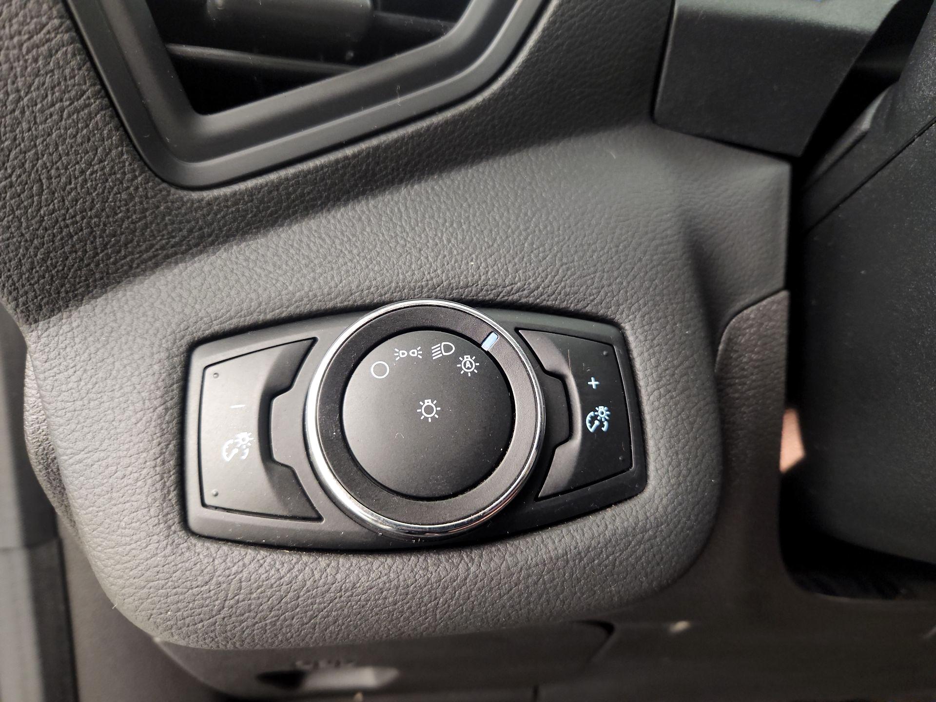 Thumbnail: 2014 Ford C-Max - 13