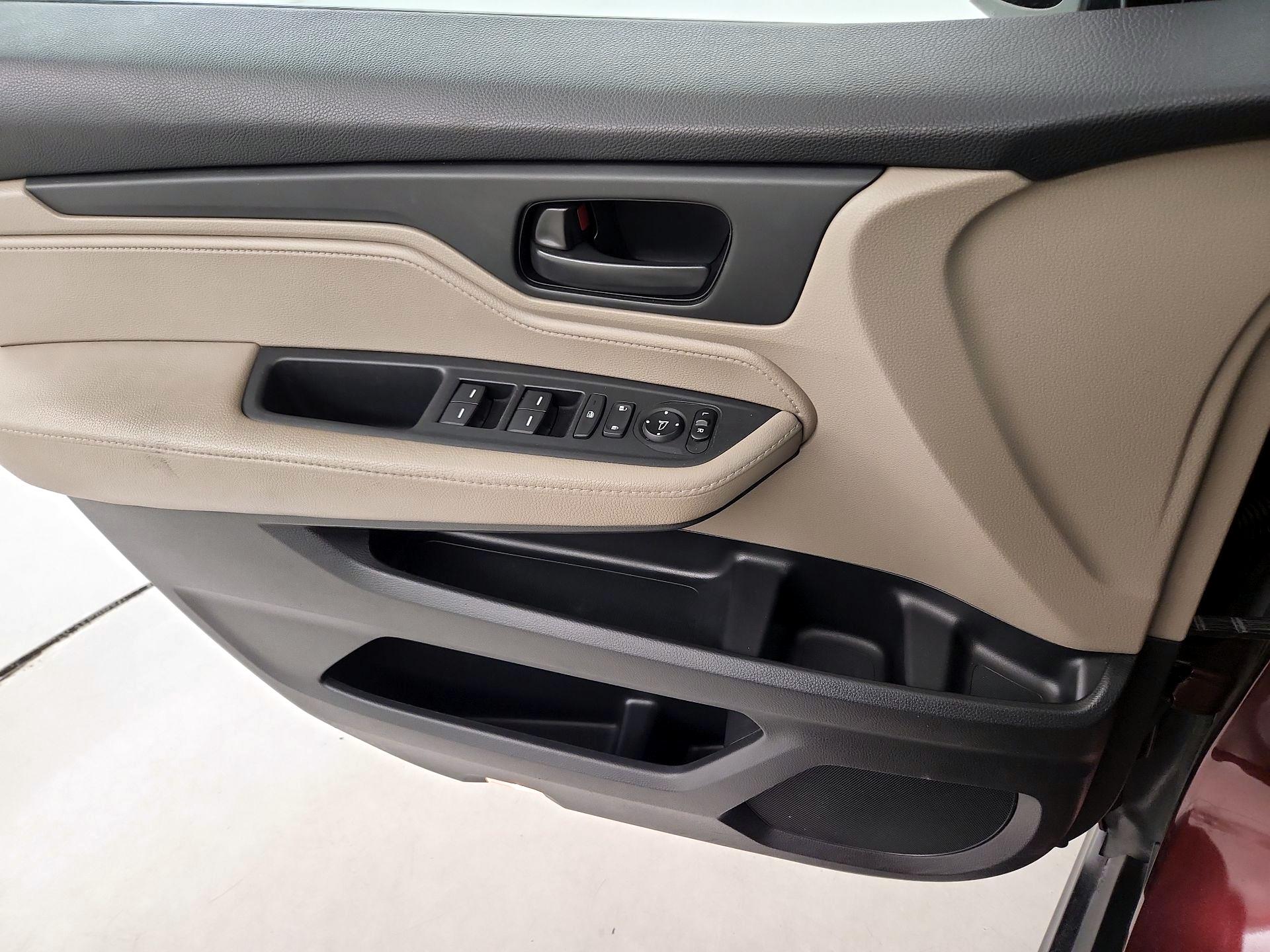 Thumbnail: 2018 Honda Odyssey - 12