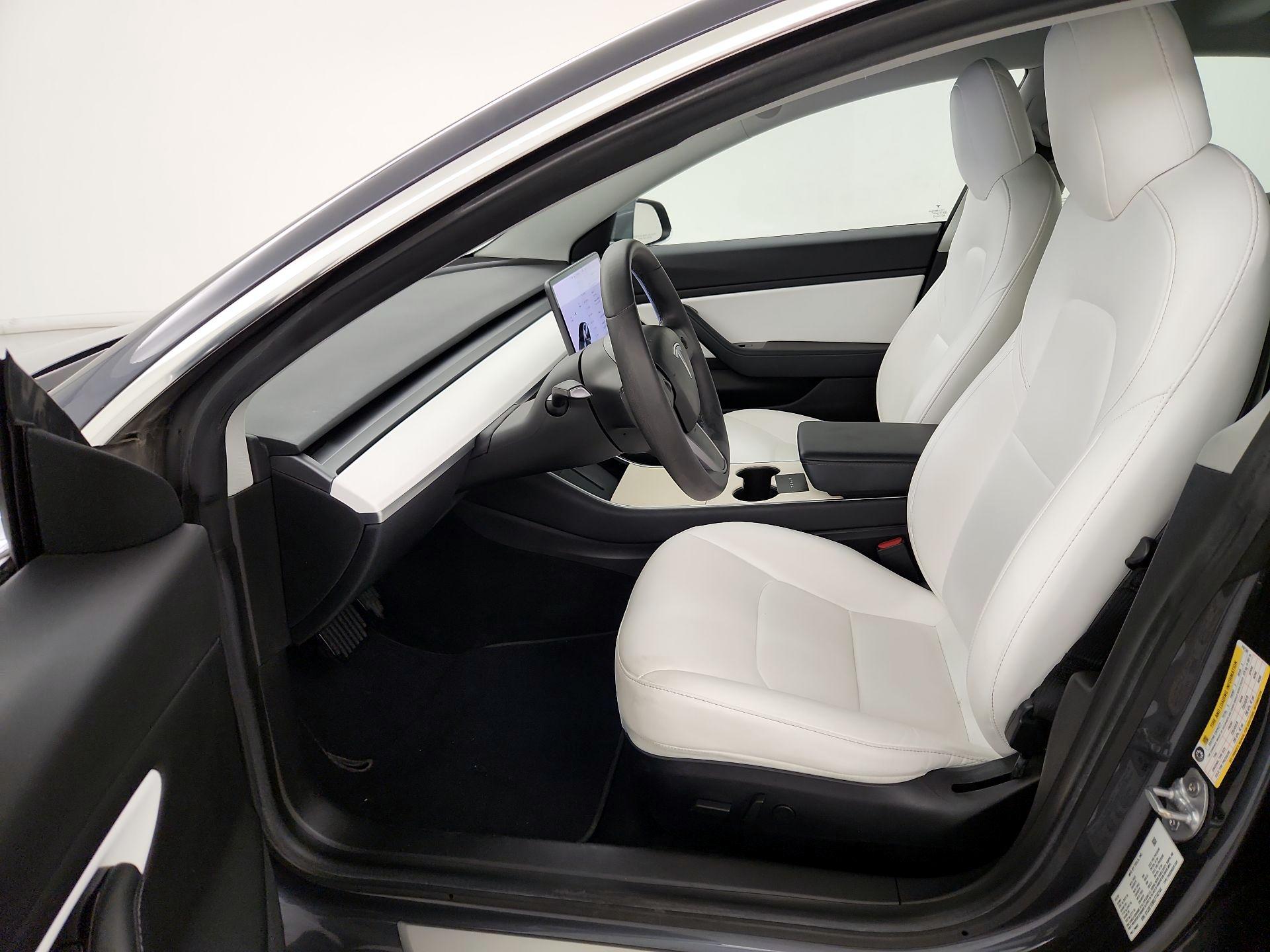 Thumbnail: 2020 Tesla Model 3 - 11