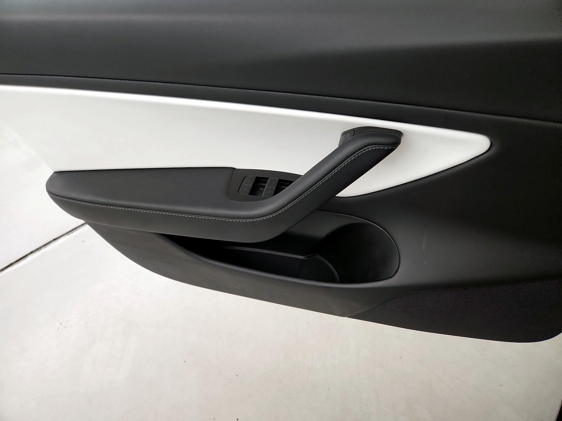 Thumbnail: 2020 Tesla Model 3 - 12