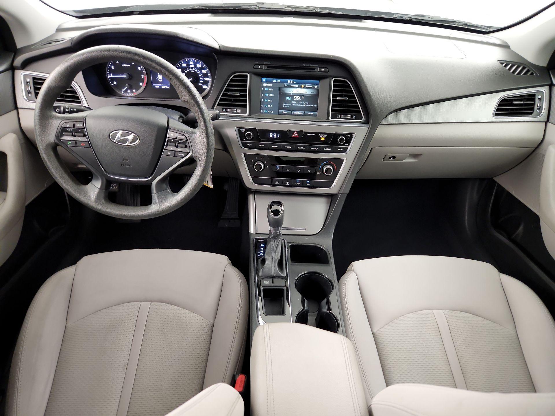 Thumbnail: 2016 Hyundai Sonata - 9