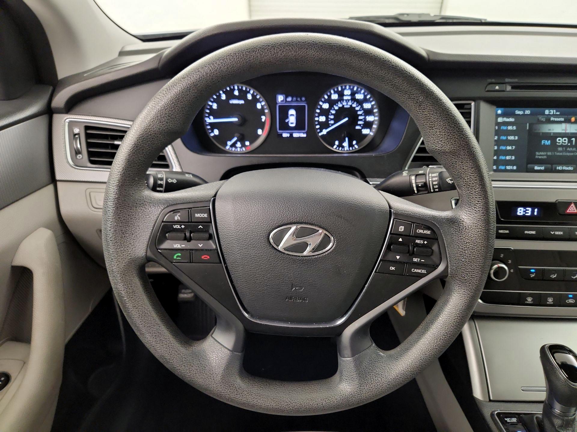 Thumbnail: 2016 Hyundai Sonata - 10
