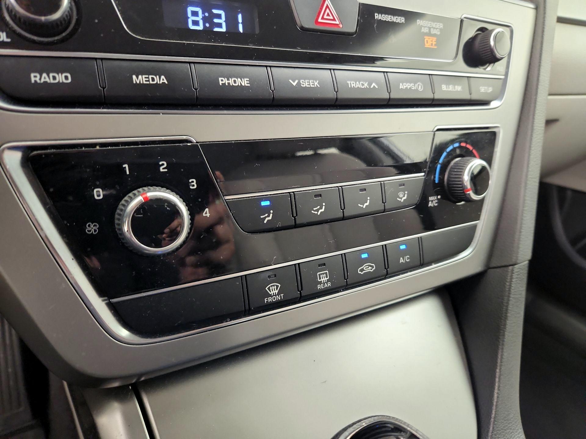 Thumbnail: 2016 Hyundai Sonata - 16