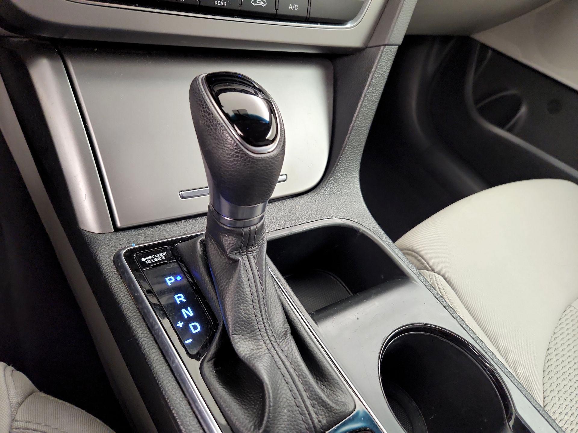 Thumbnail: 2016 Hyundai Sonata - 17