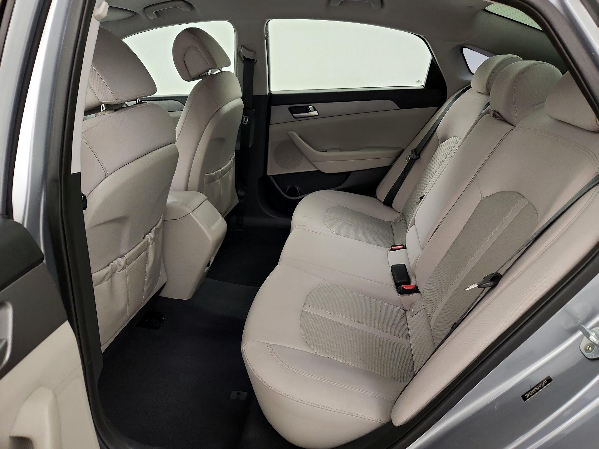 Thumbnail: 2016 Hyundai Sonata - 19