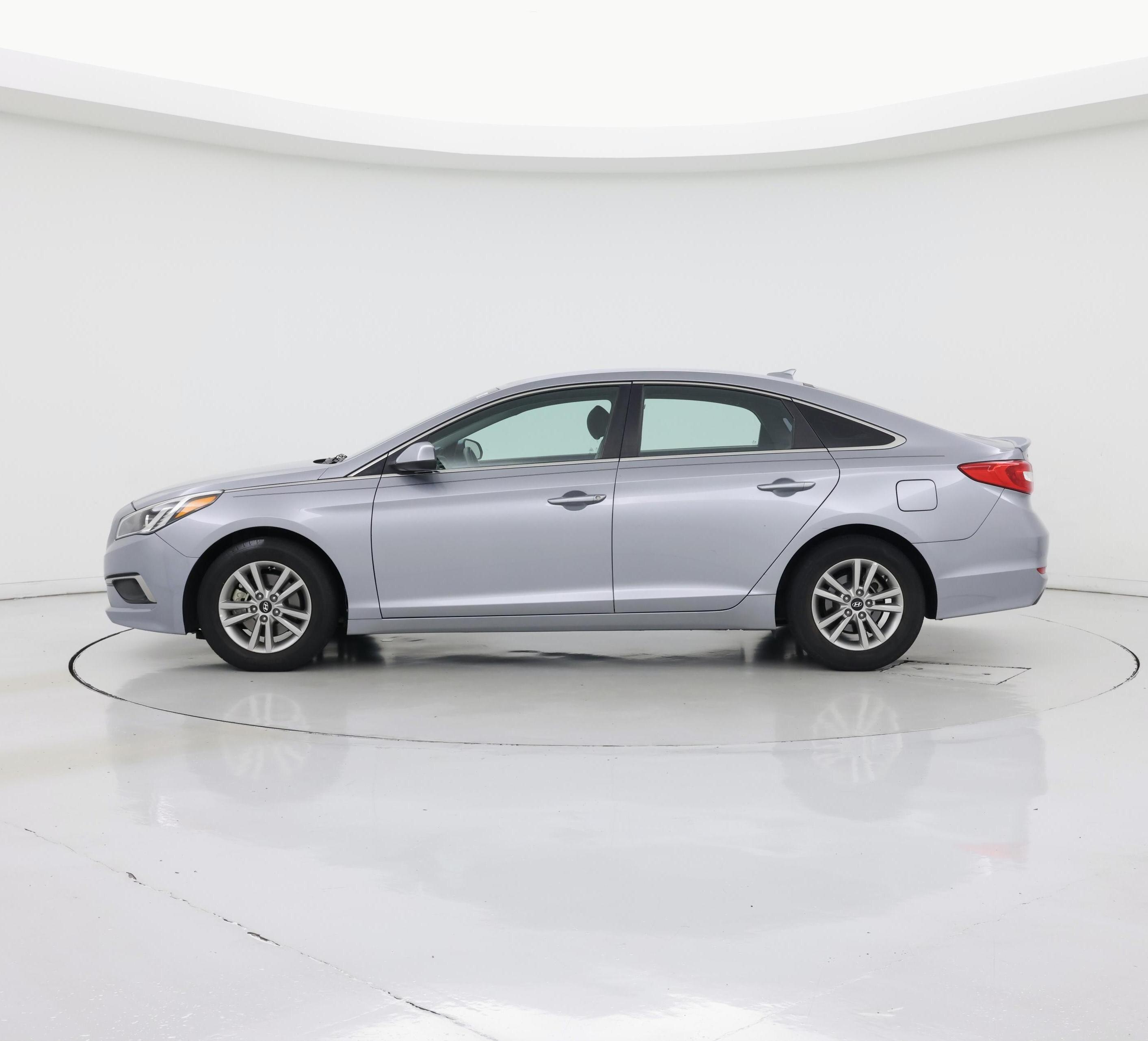 Thumbnail: 2016 Hyundai Sonata - 3