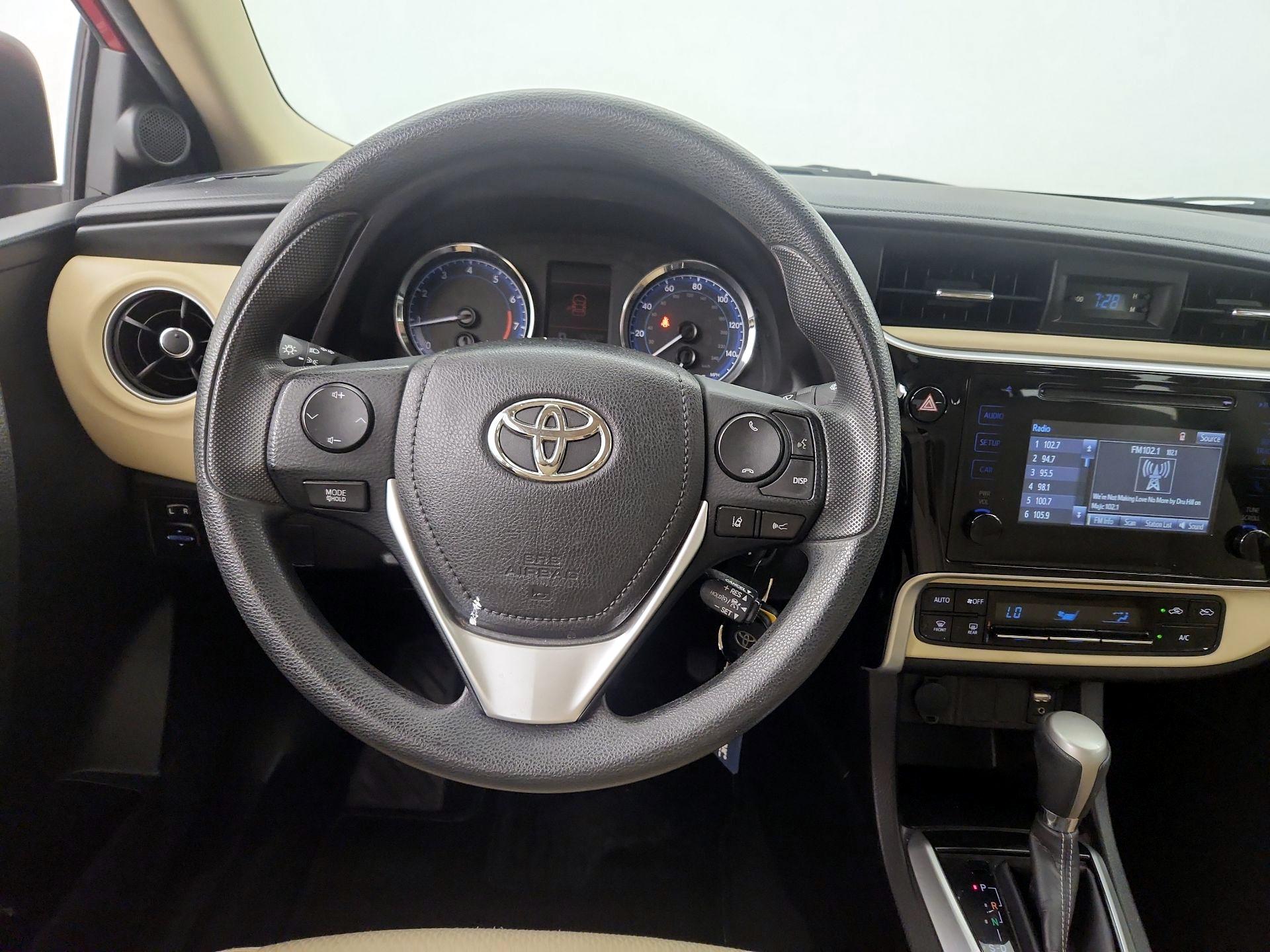 Thumbnail: 2017 Toyota Corolla - 10