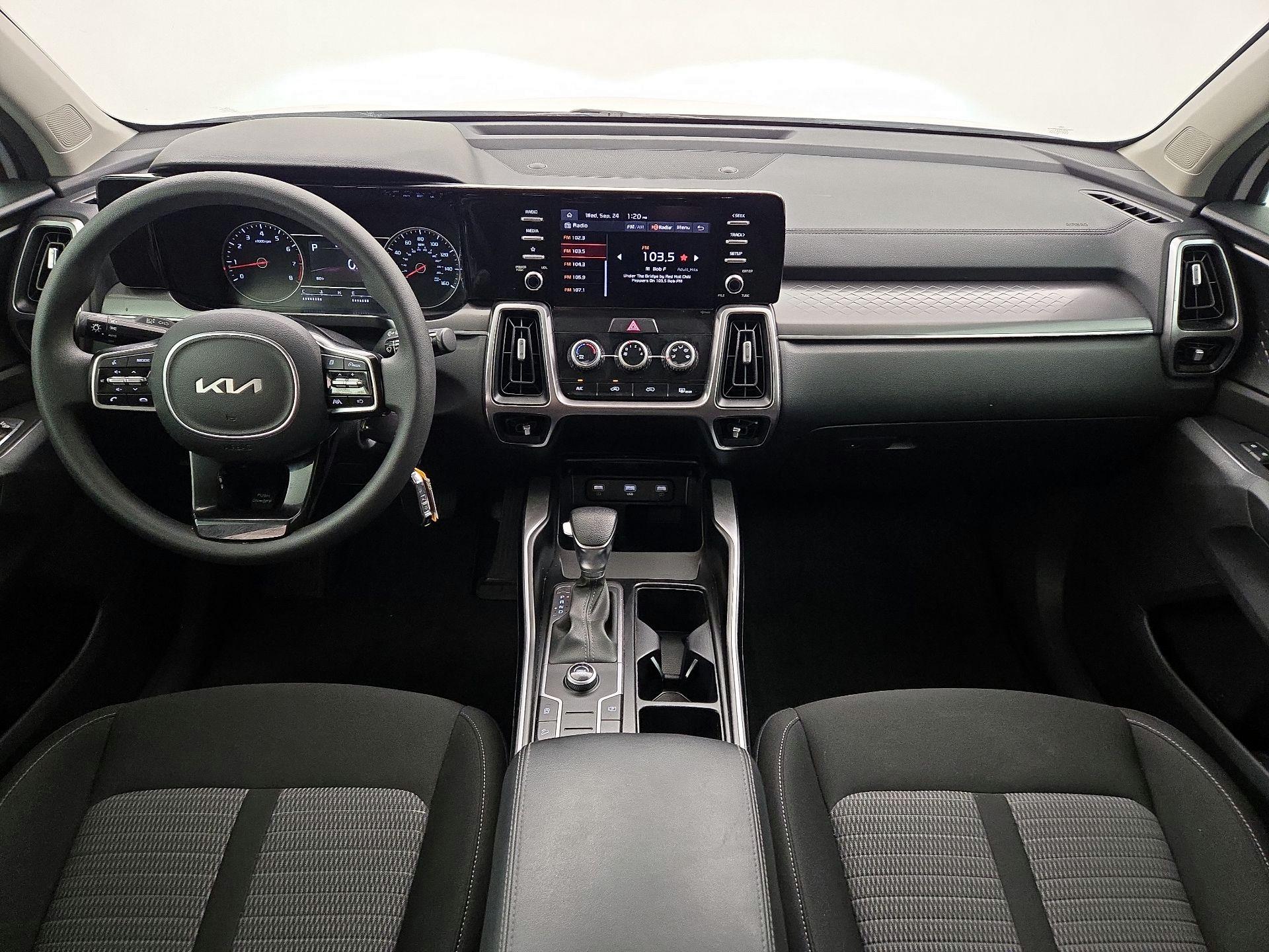 Thumbnail: 2023 Kia Sorento - 9