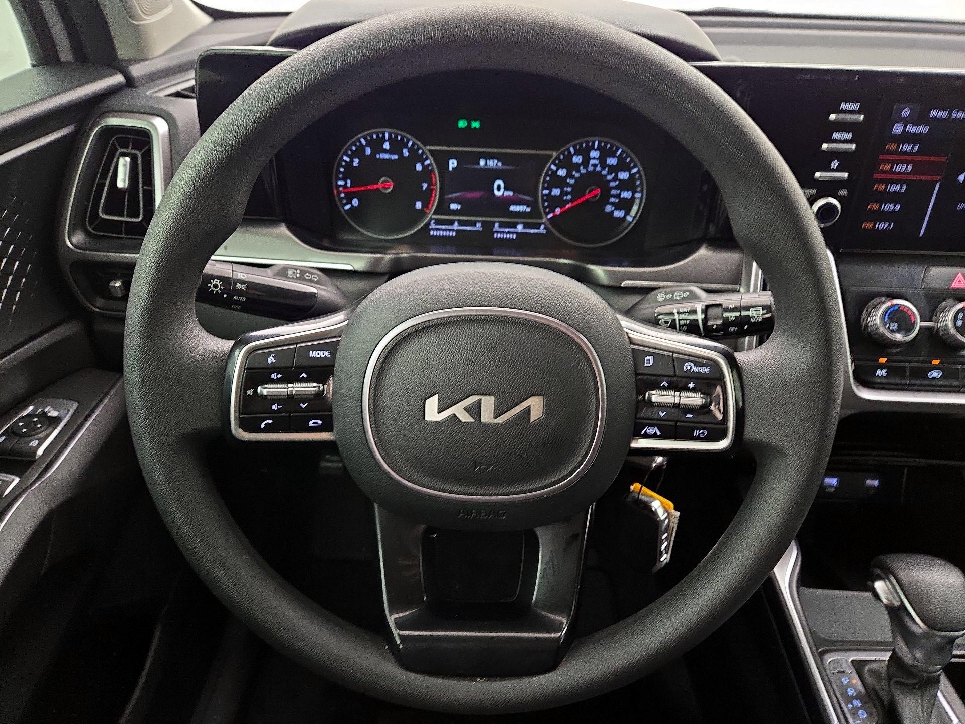 Thumbnail: 2023 Kia Sorento - 10