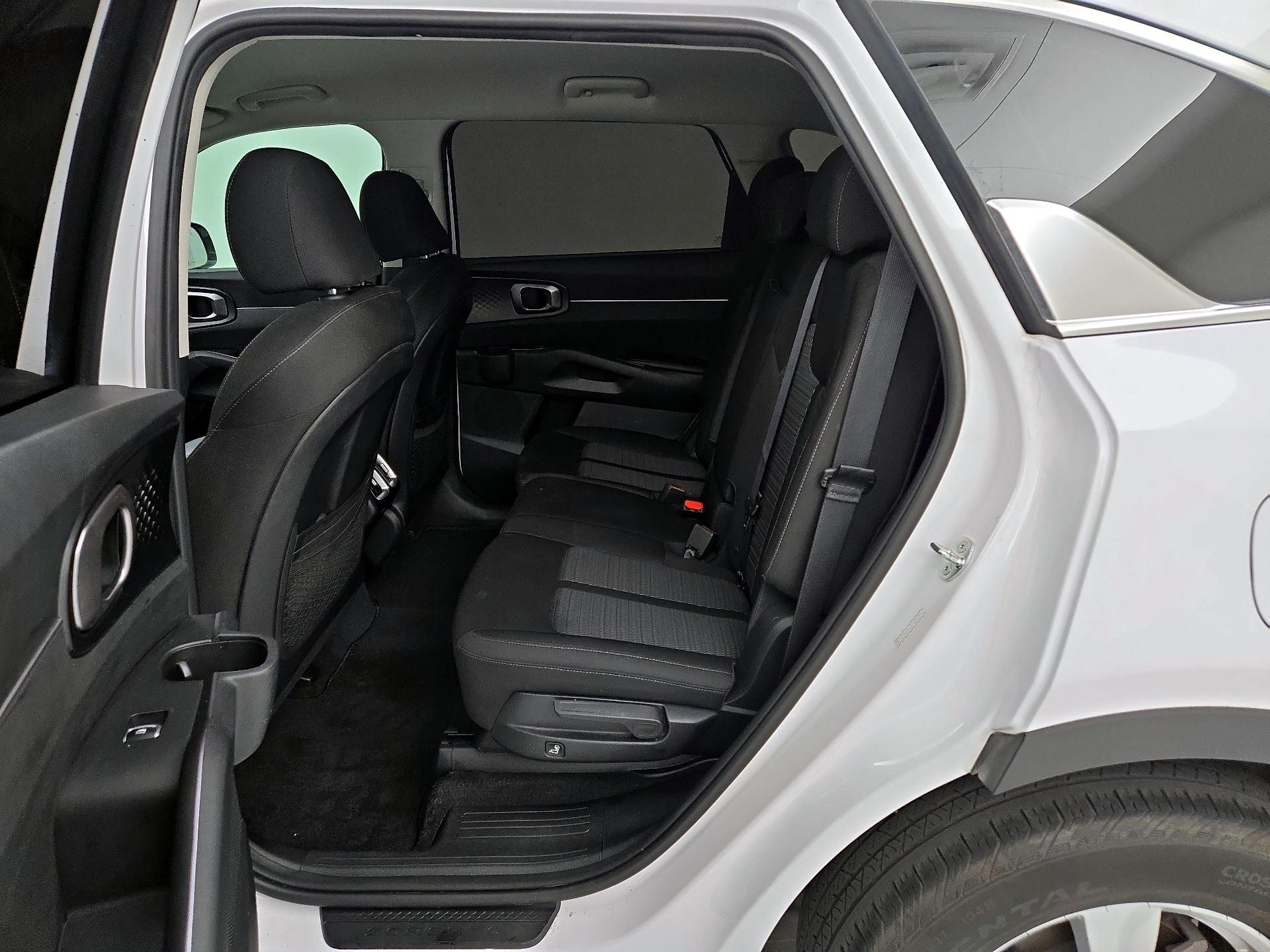 Thumbnail: 2023 Kia Sorento - 19