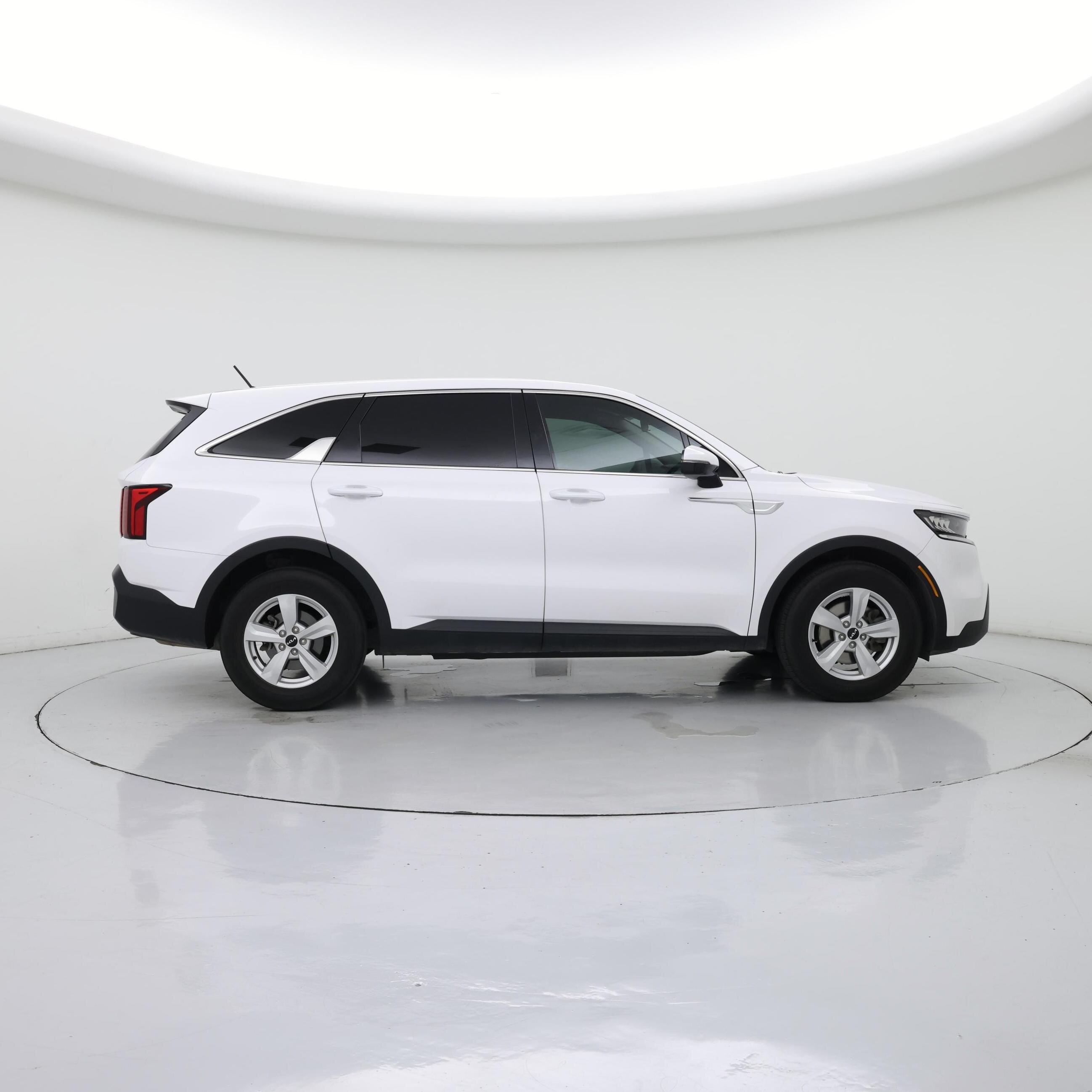 Thumbnail: 2023 Kia Sorento - 7
