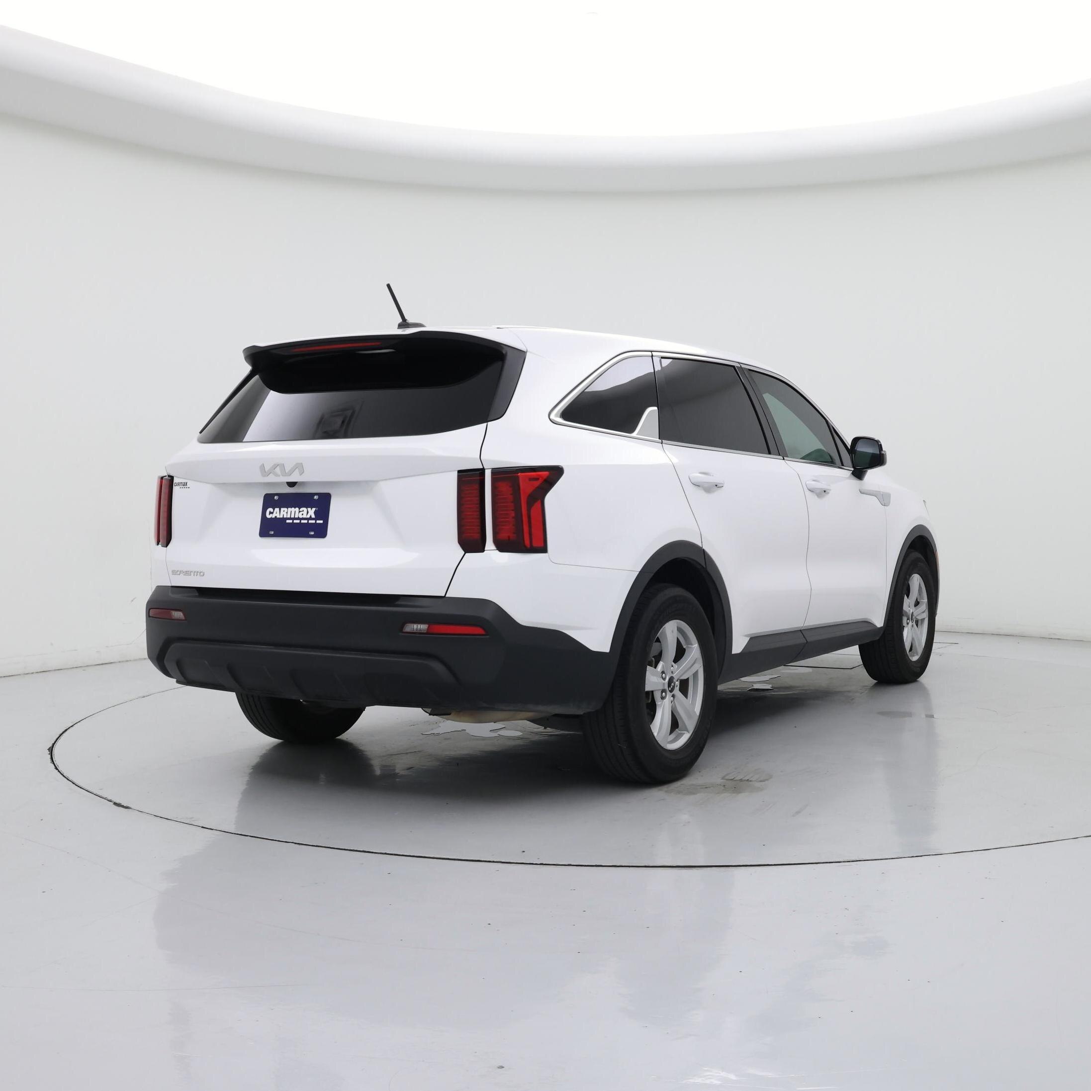 Thumbnail: 2023 Kia Sorento - 8