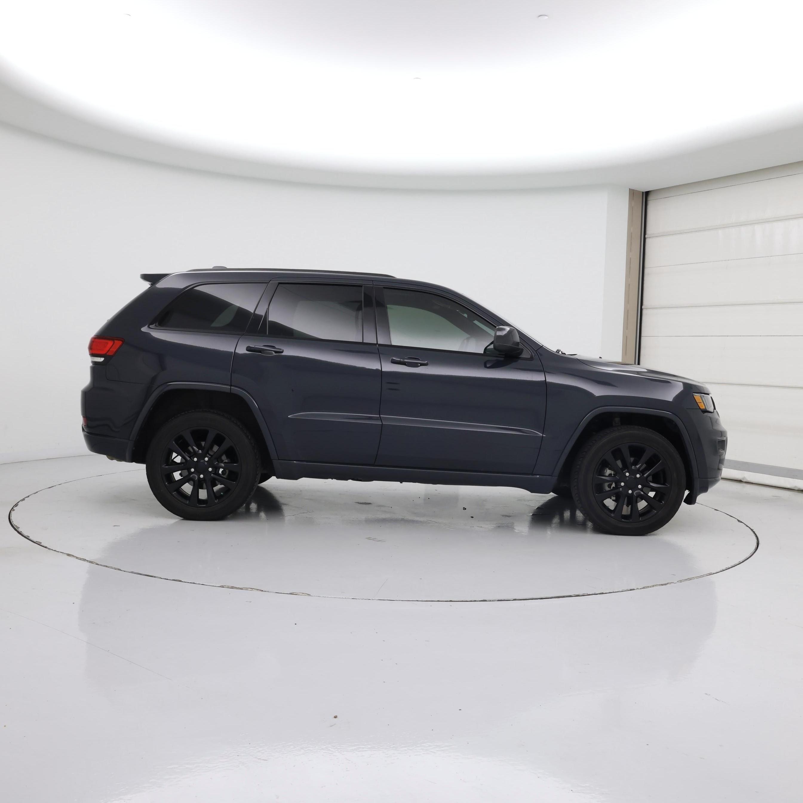 Thumbnail: 2018 Jeep Grand Cherokee - 7