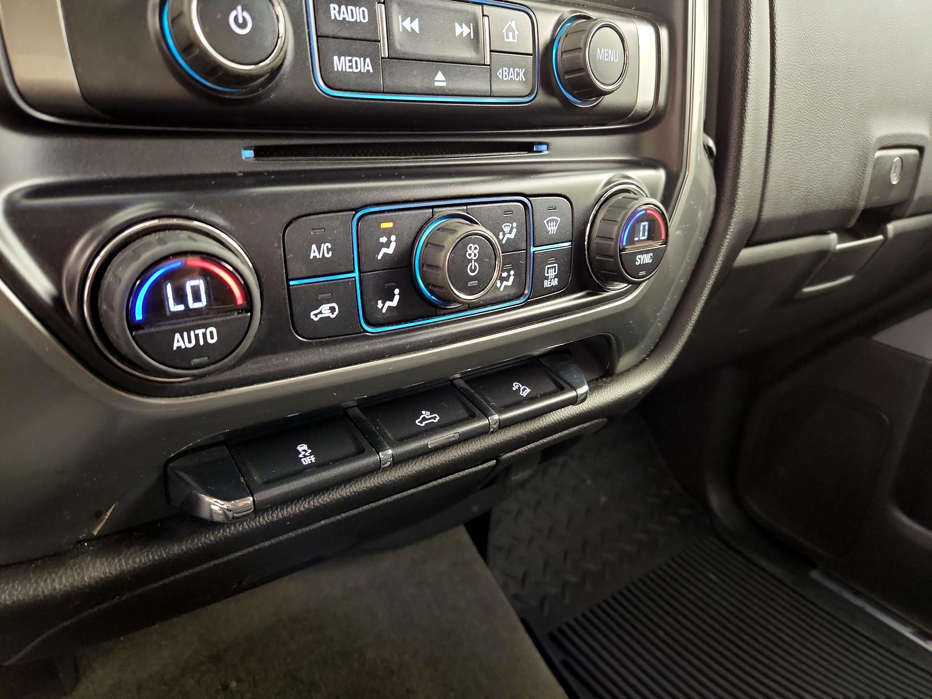 Thumbnail: 2015 Chevrolet Silverado 1500 - 17