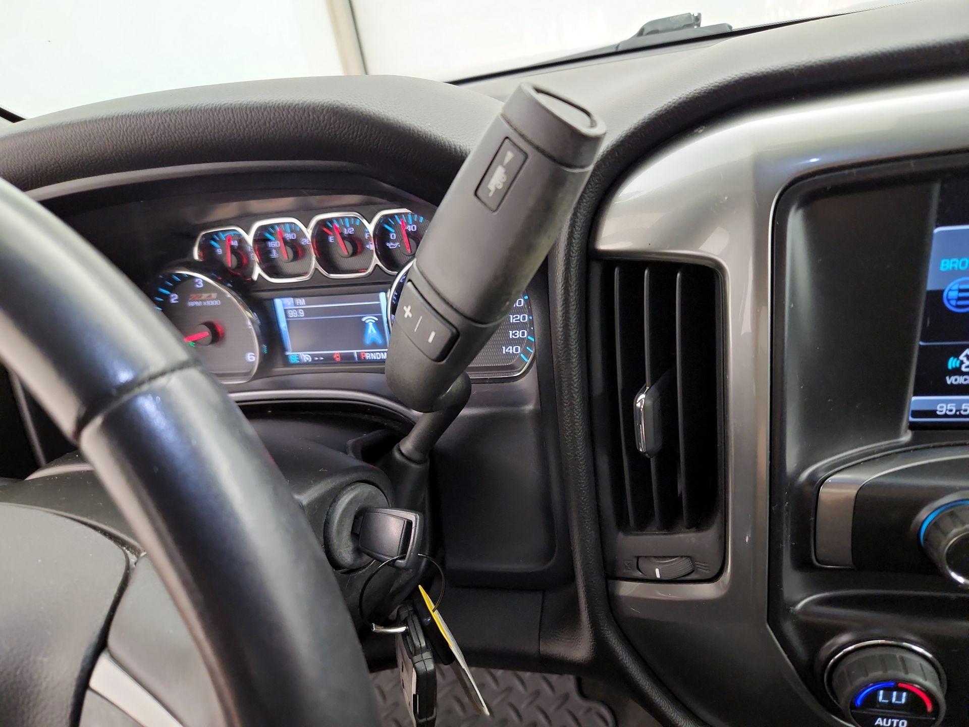 Thumbnail: 2015 Chevrolet Silverado 1500 - 18