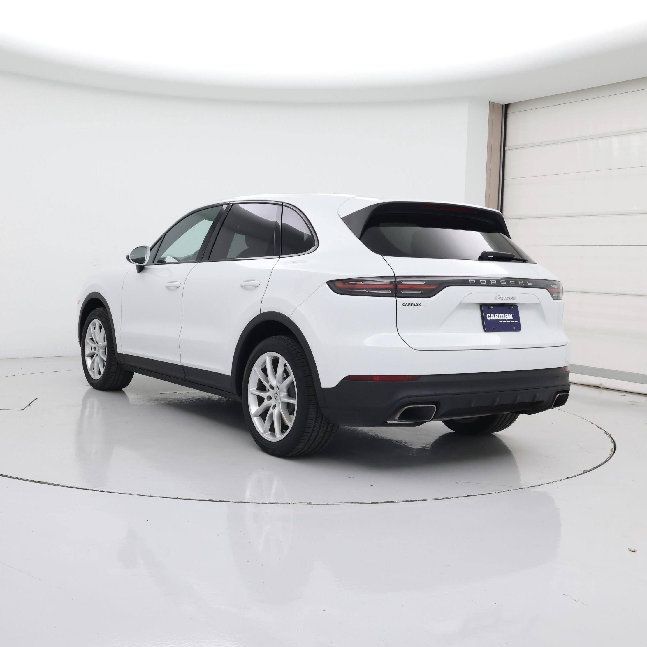 Thumbnail: 2019 Porsche Cayenne - 2