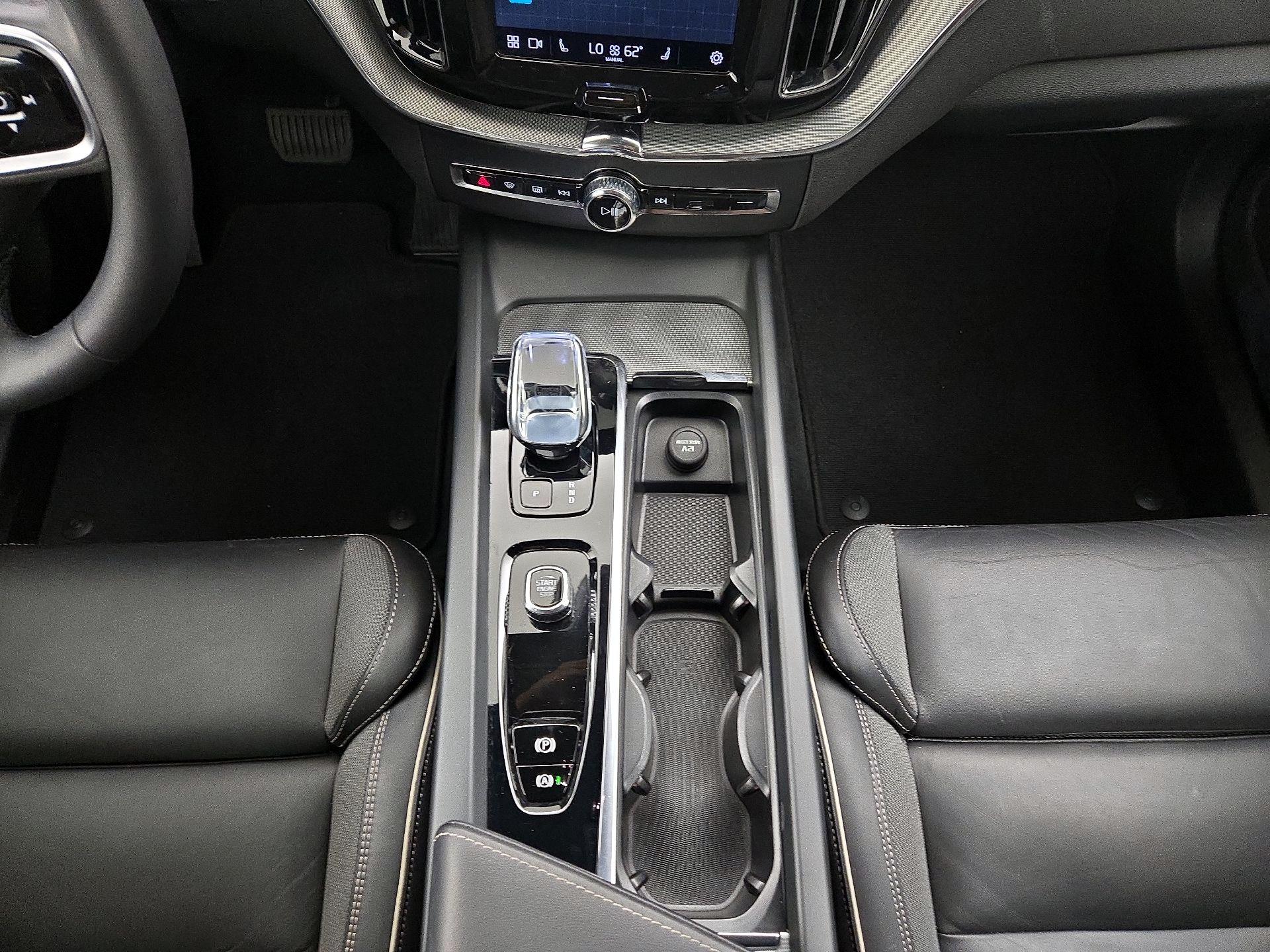 Thumbnail: 2023 Volvo XC60 - 18