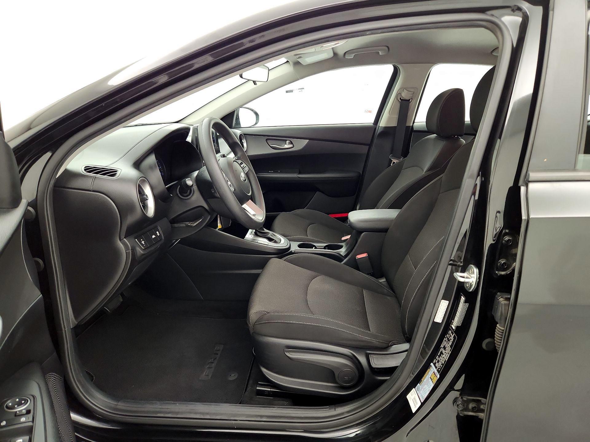Thumbnail: 2019 Kia Forte - 11