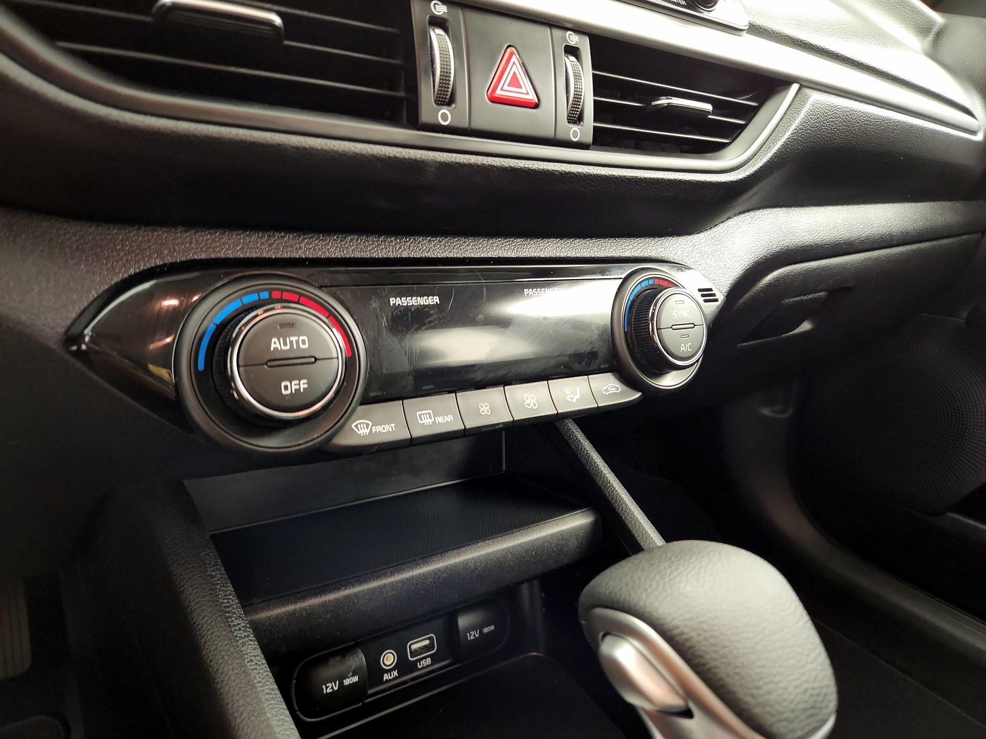 Thumbnail: 2019 Kia Forte - 16