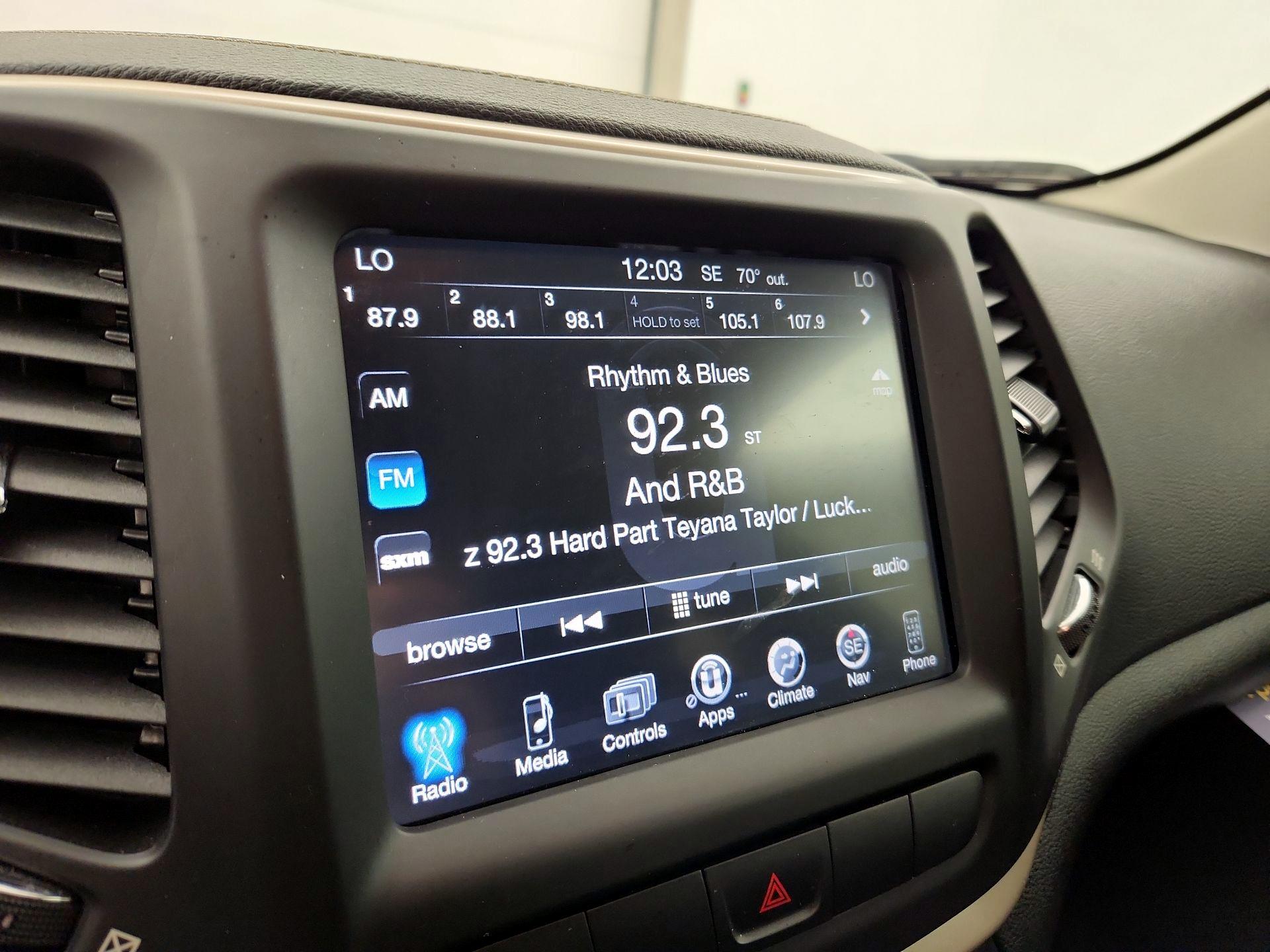 Thumbnail: 2014 Jeep Cherokee - 16