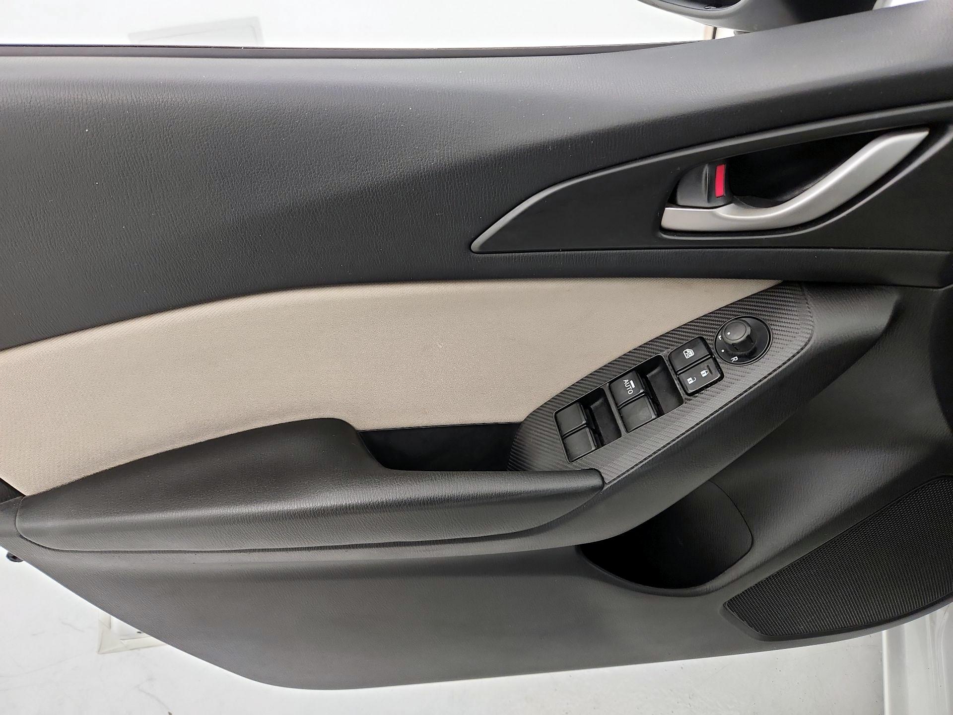 Thumbnail: 2015 Mazda Mazda3 - 12
