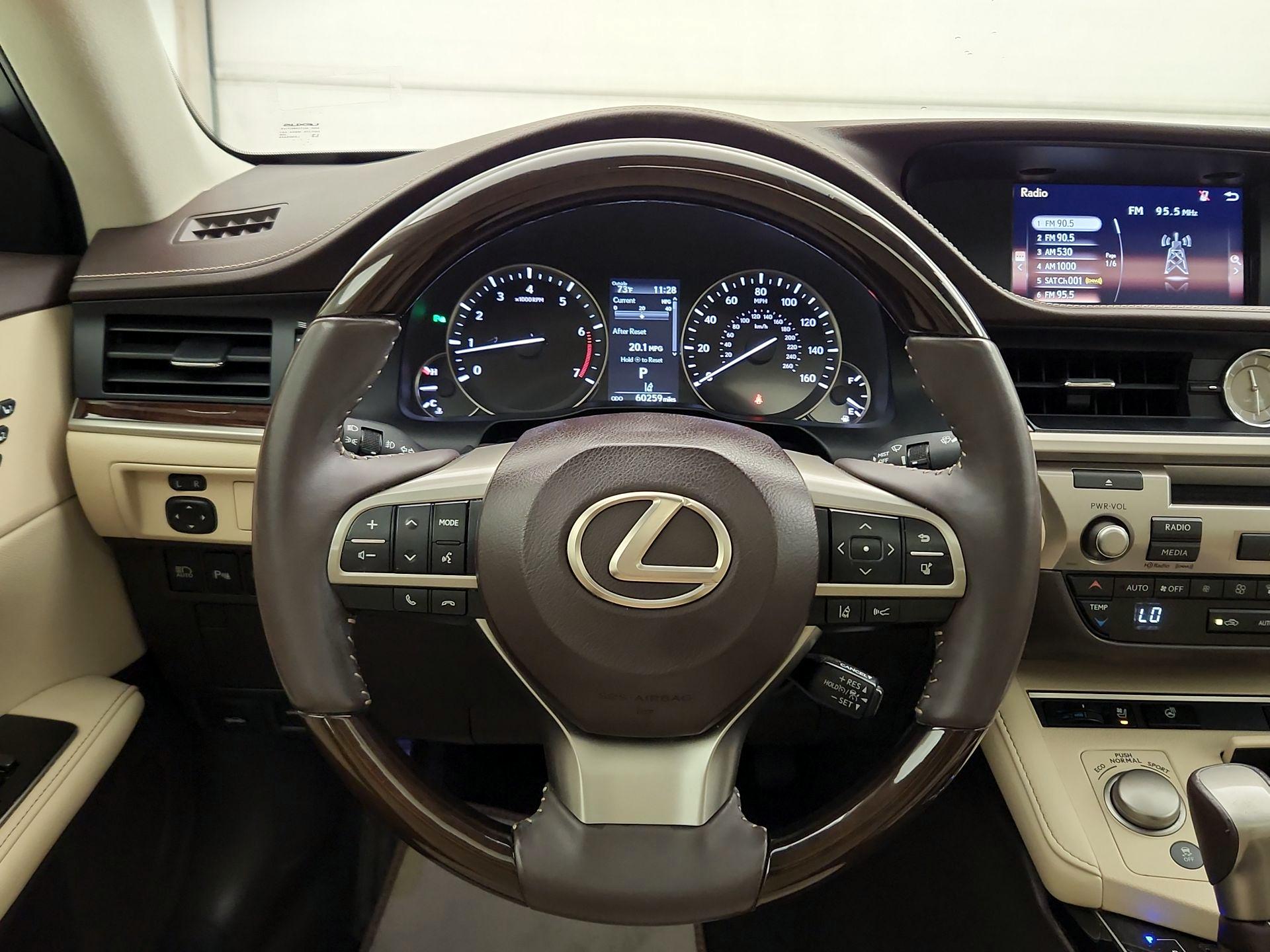 Thumbnail: 2017 Lexus ES - 10