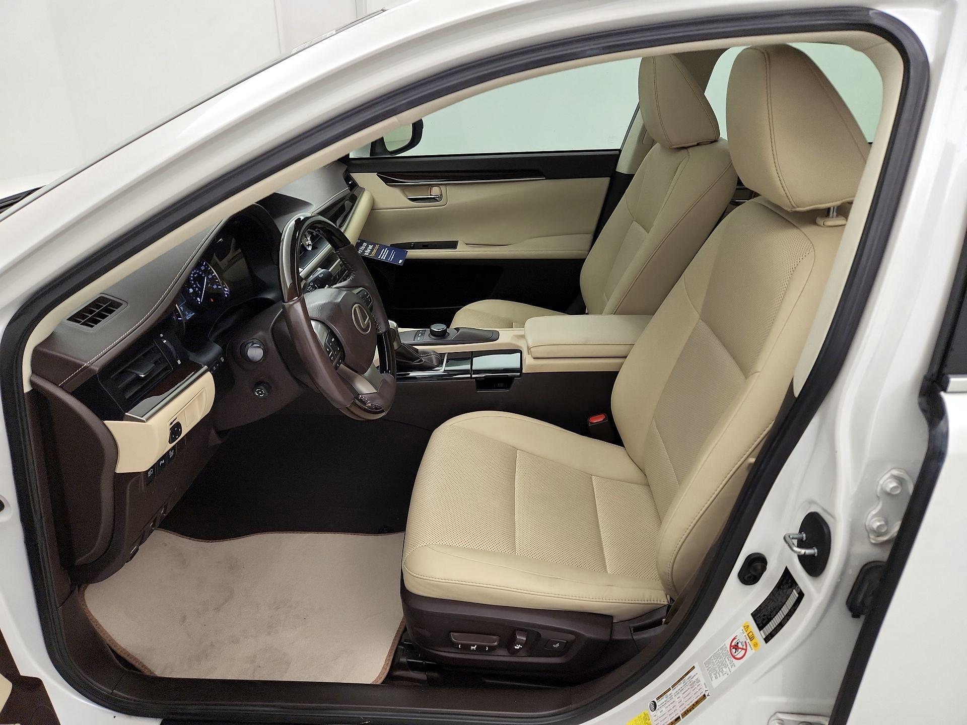 Thumbnail: 2017 Lexus ES - 11